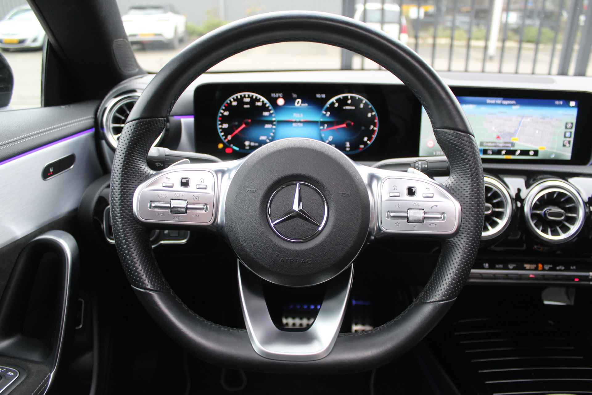 Mercedes-Benz CLA-Klasse 200 AMG Night edition Automaat Panoramadak/Sfeerverlichting/Apple&Android Carplay/Navigatie/Achteruitrijcamera - 16/35