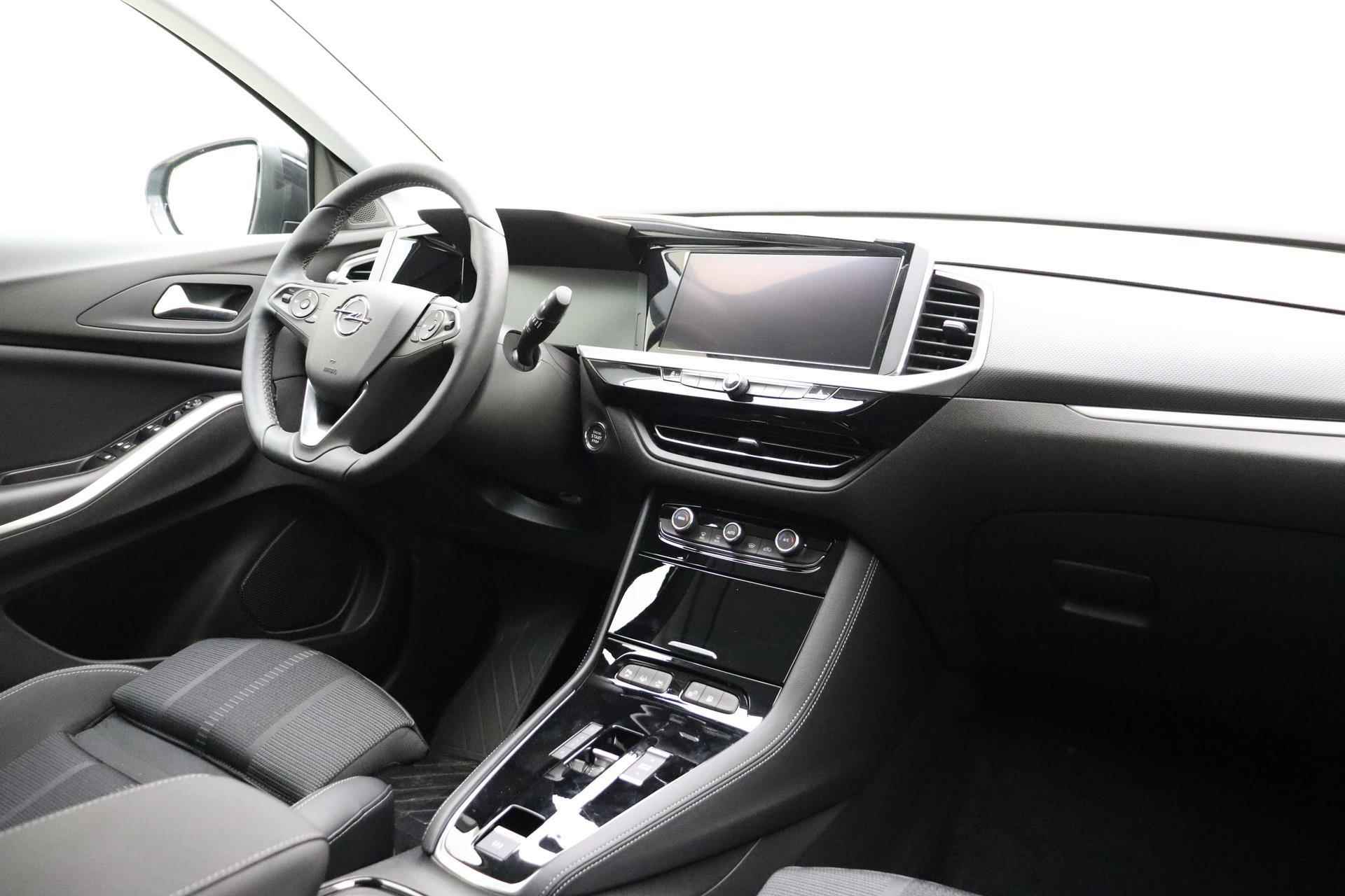 Opel Grandland 1.6 Turbo Hybrid Level 3 | Nieuwe auto | Led | Stoel en stuurverwaming | Camera| Navigatie | Kelyless start en entry | Android auto en Apple carplay | Elektrisch te openen kofferbak - 3/39