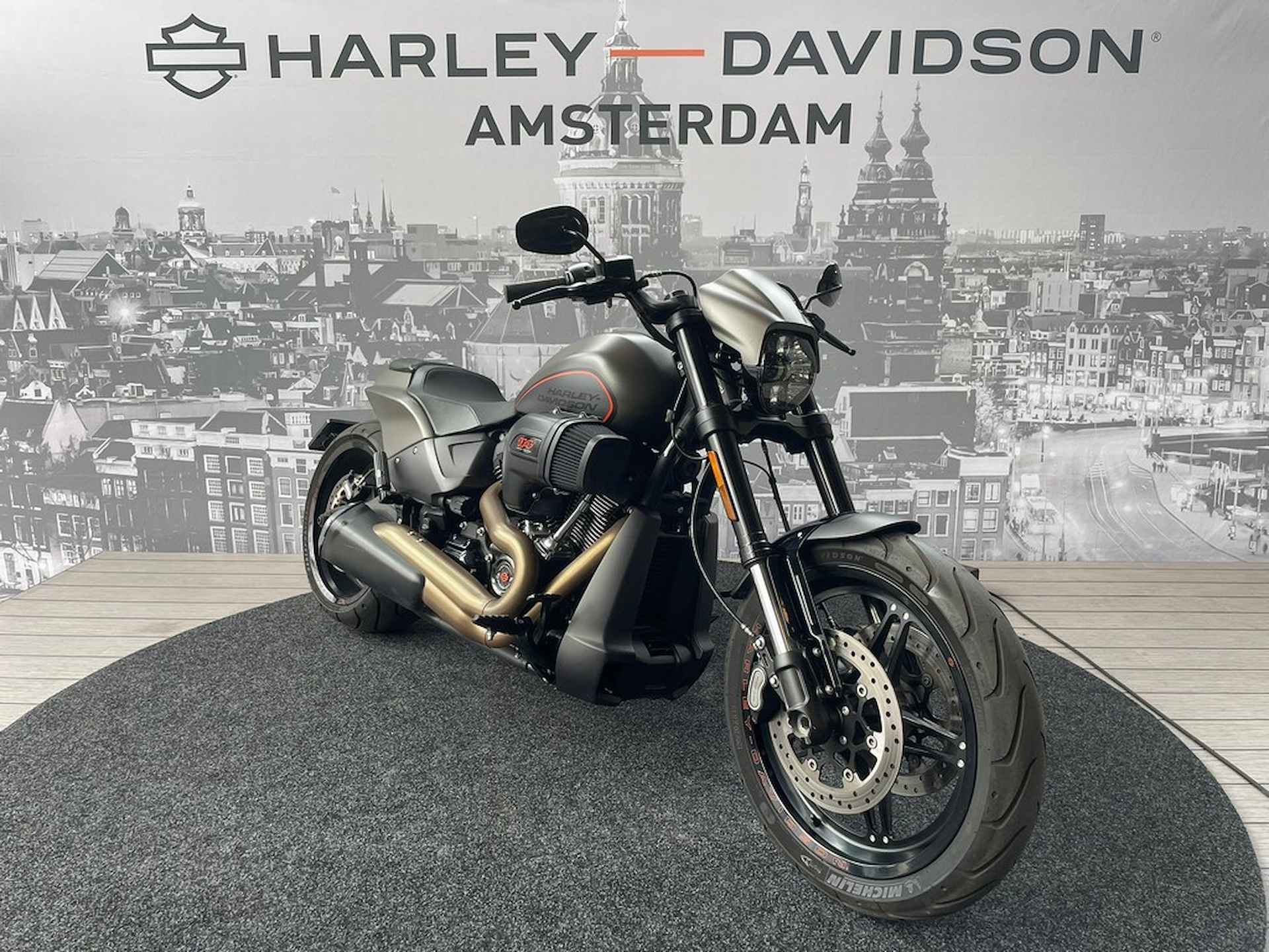 Harley-Davidson SOFTAIL FXDR 114 - 3/8