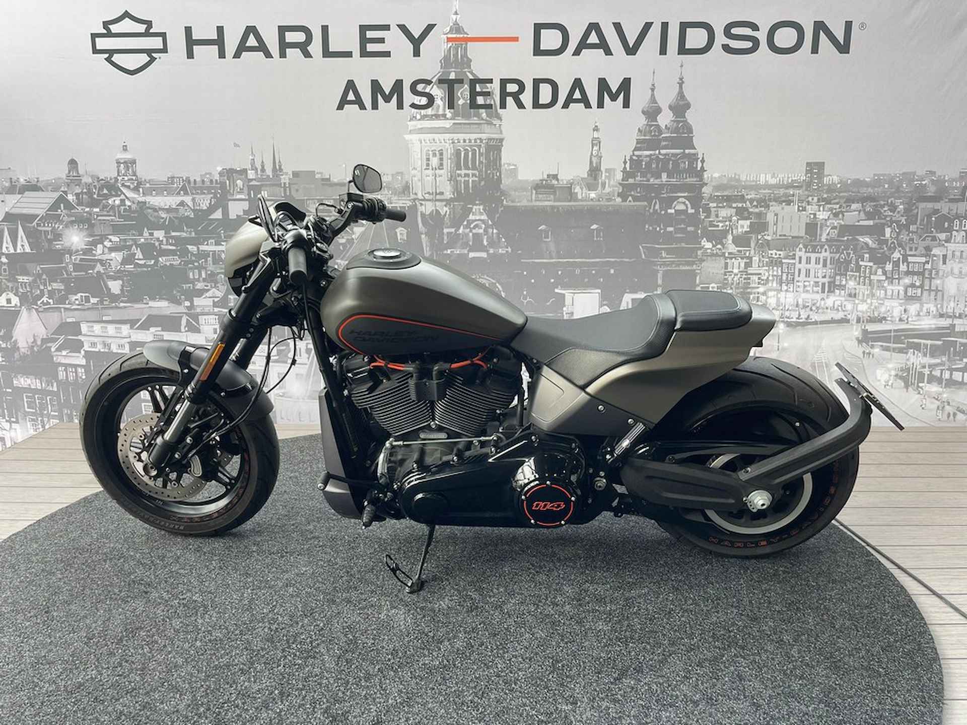 Harley-Davidson SOFTAIL FXDR 114 - 4/8