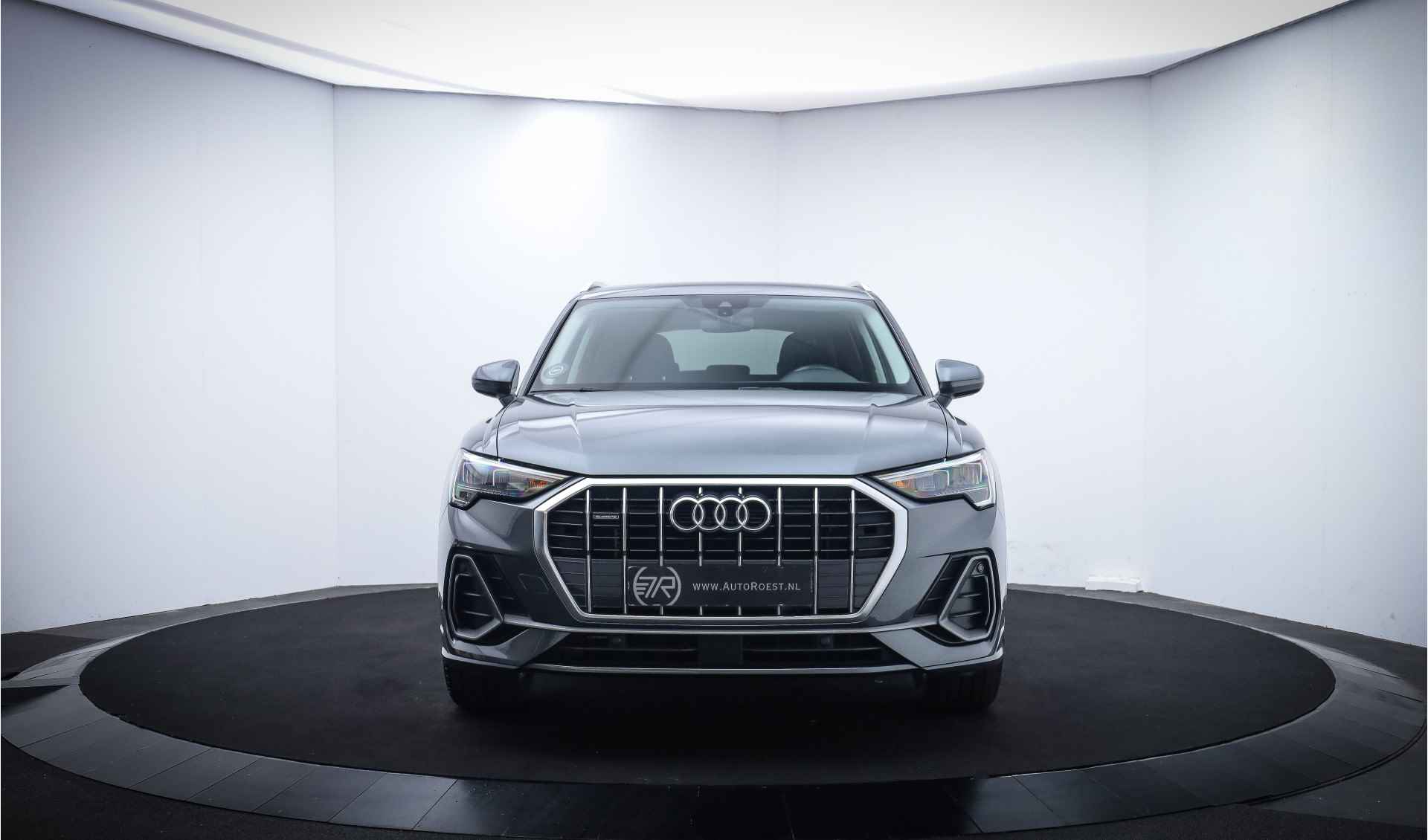 Audi Q3 40(2.0)TFSI Quattro S Edition FULL LED/CARPLAY/ADAPTIVE CRUISE/STOELVERW./CLIMA/BLINDSPOT/ELEK TREKHAAK/LMV - 2/26