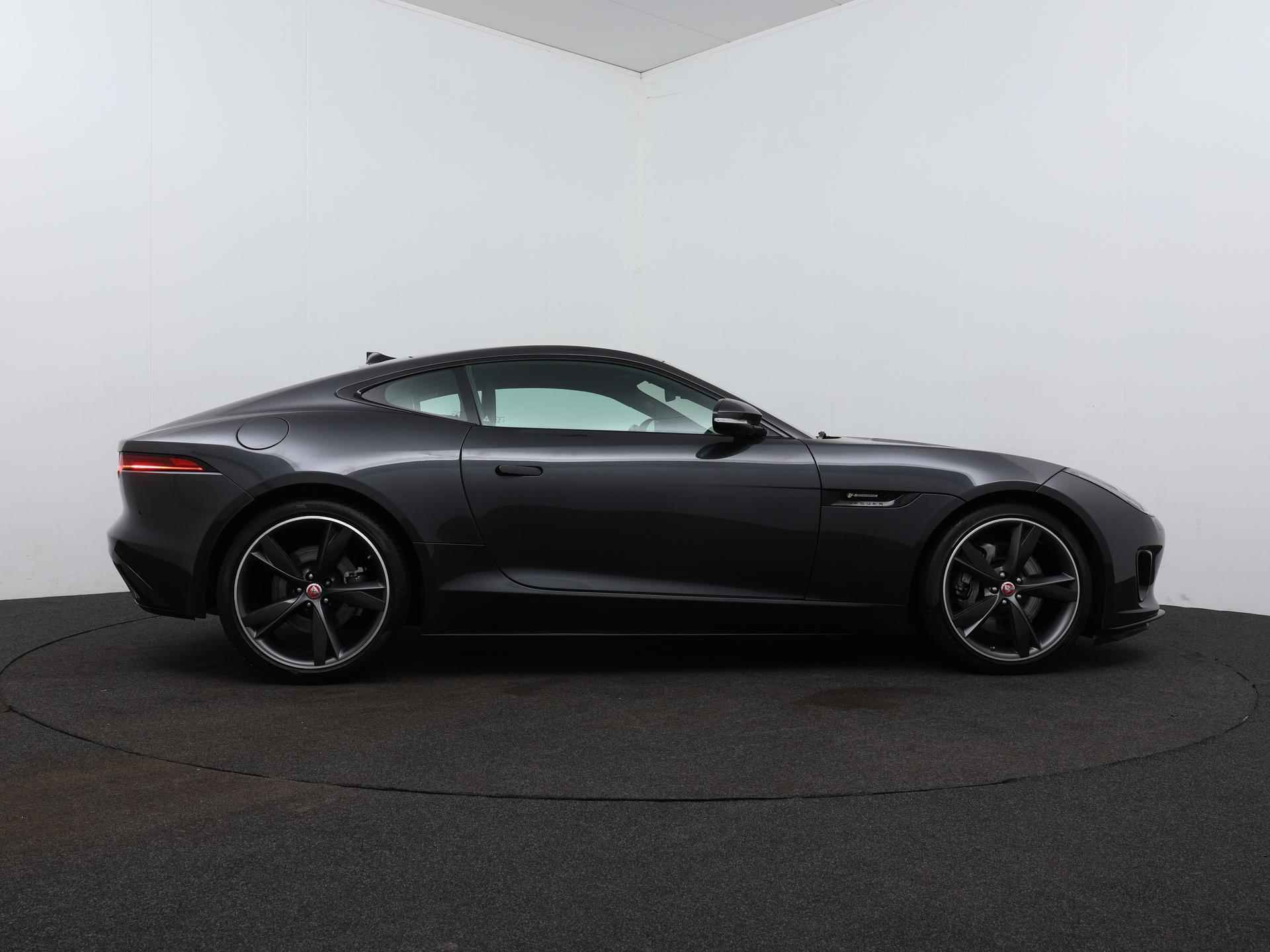 Jaguar F-TYPE R-Dynamic P300 - 7/42