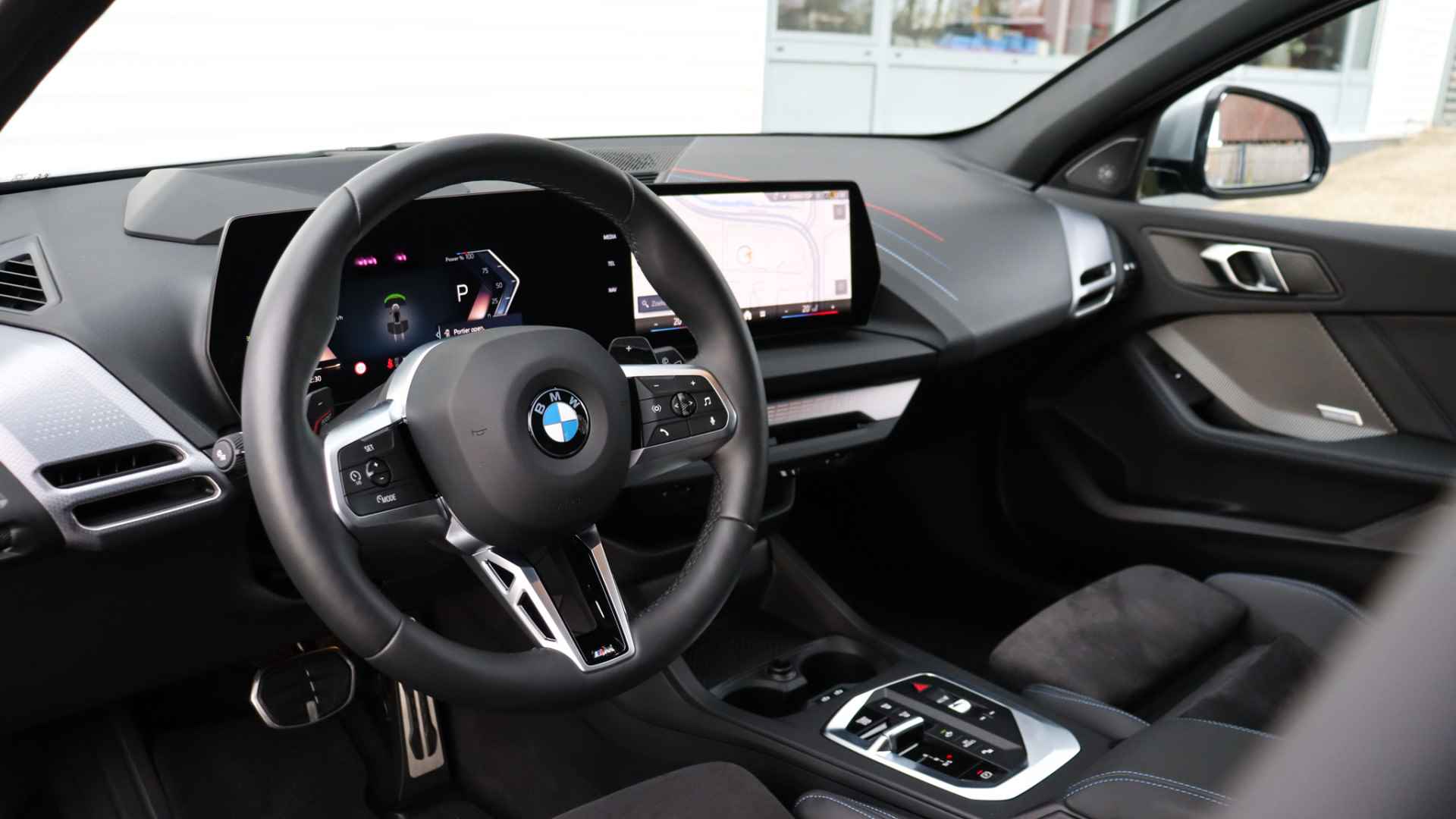 BMW 1-serie 120 M-Sport Pro | Harman/Kardon | Panoramadak | Head-up | Memory | Comfort Access - 7/39