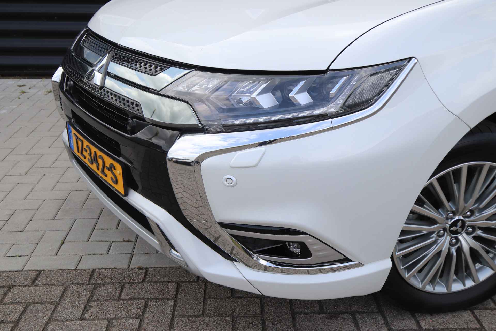 Mitsubishi Outlander 2.4 PHEV Intense Trekhaak, NL-Auto - 15/64