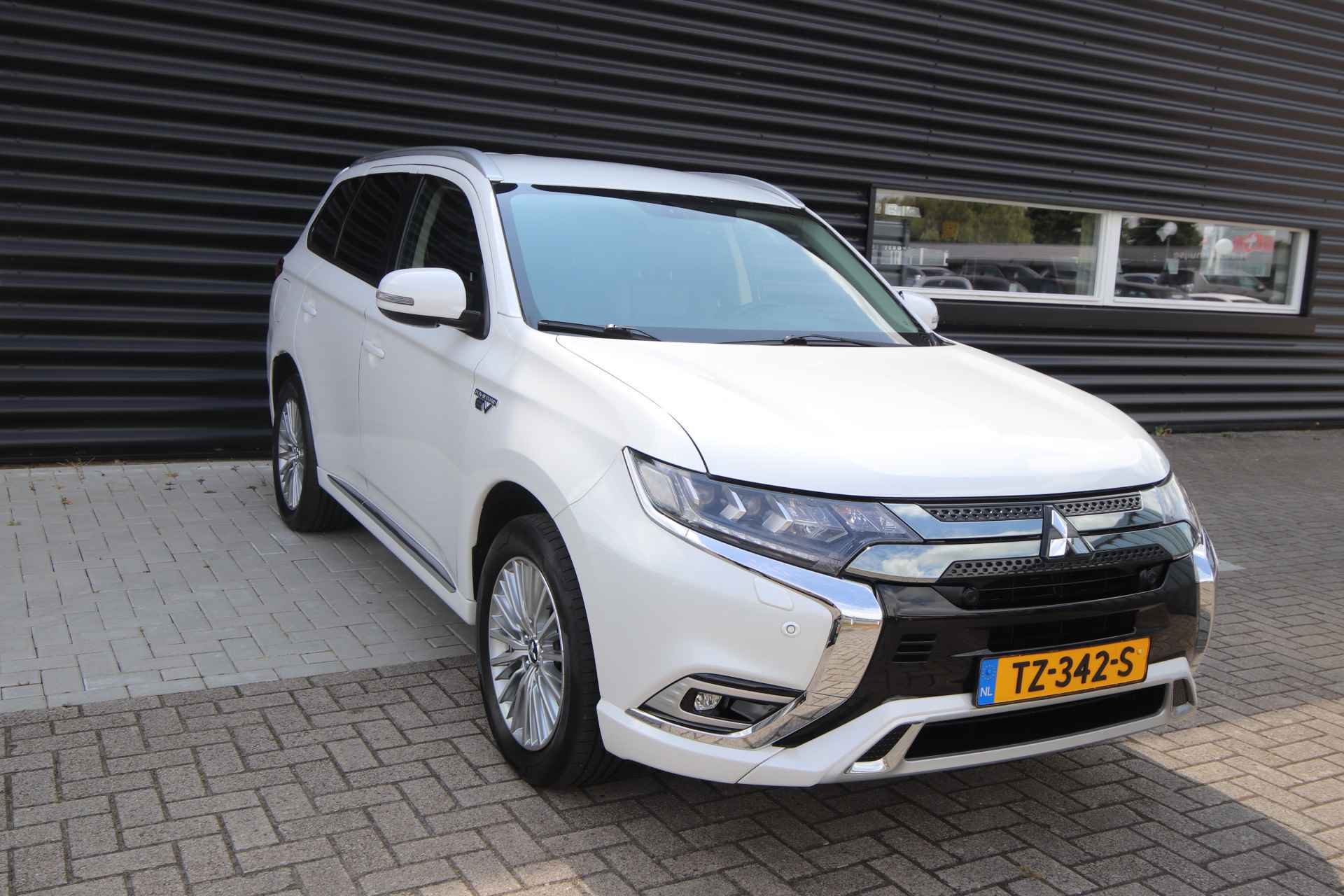 Mitsubishi Outlander 2.4 PHEV Intense Trekhaak, NL-Auto - 37/64