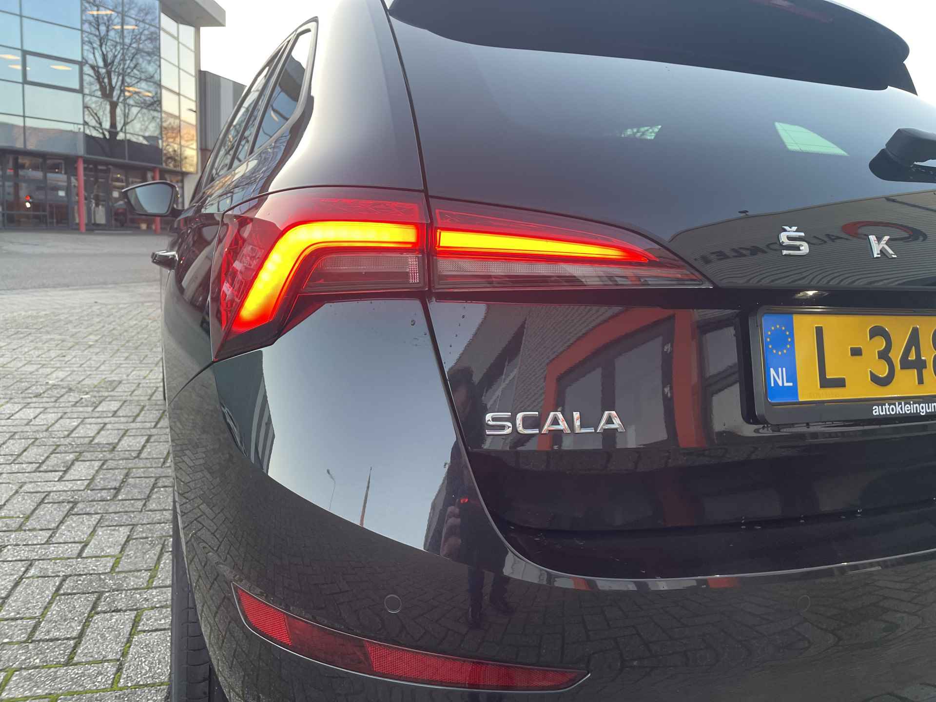 Škoda Scala 1.0 TSI Style 110pk! NL-Auto / Apple/Android Carplay / Led Koplampen / Cruise Control / PArkeersensoren - 17/23