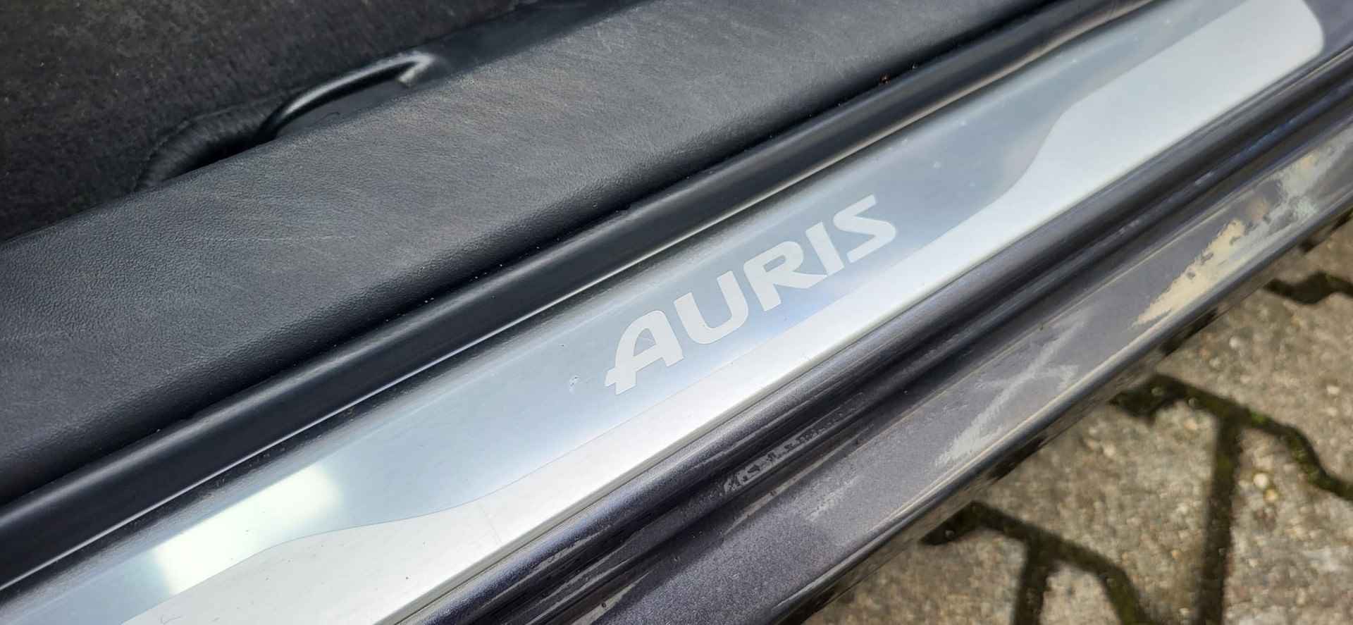 Toyota Auris 1.8 Full Hybrid Business - 25/30