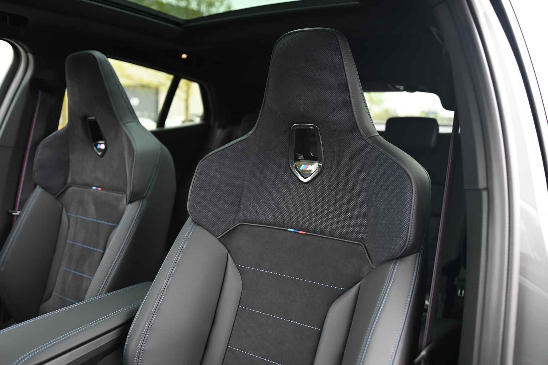 BMW X2 sDrive20i High Executive M Sport Automaat / Panoramadak / Trekhaak / M Sportstoelen / Adaptieve LED / Parking Assistant Plus / / Adaptief M Onderstel / Comfort Access - 9/35