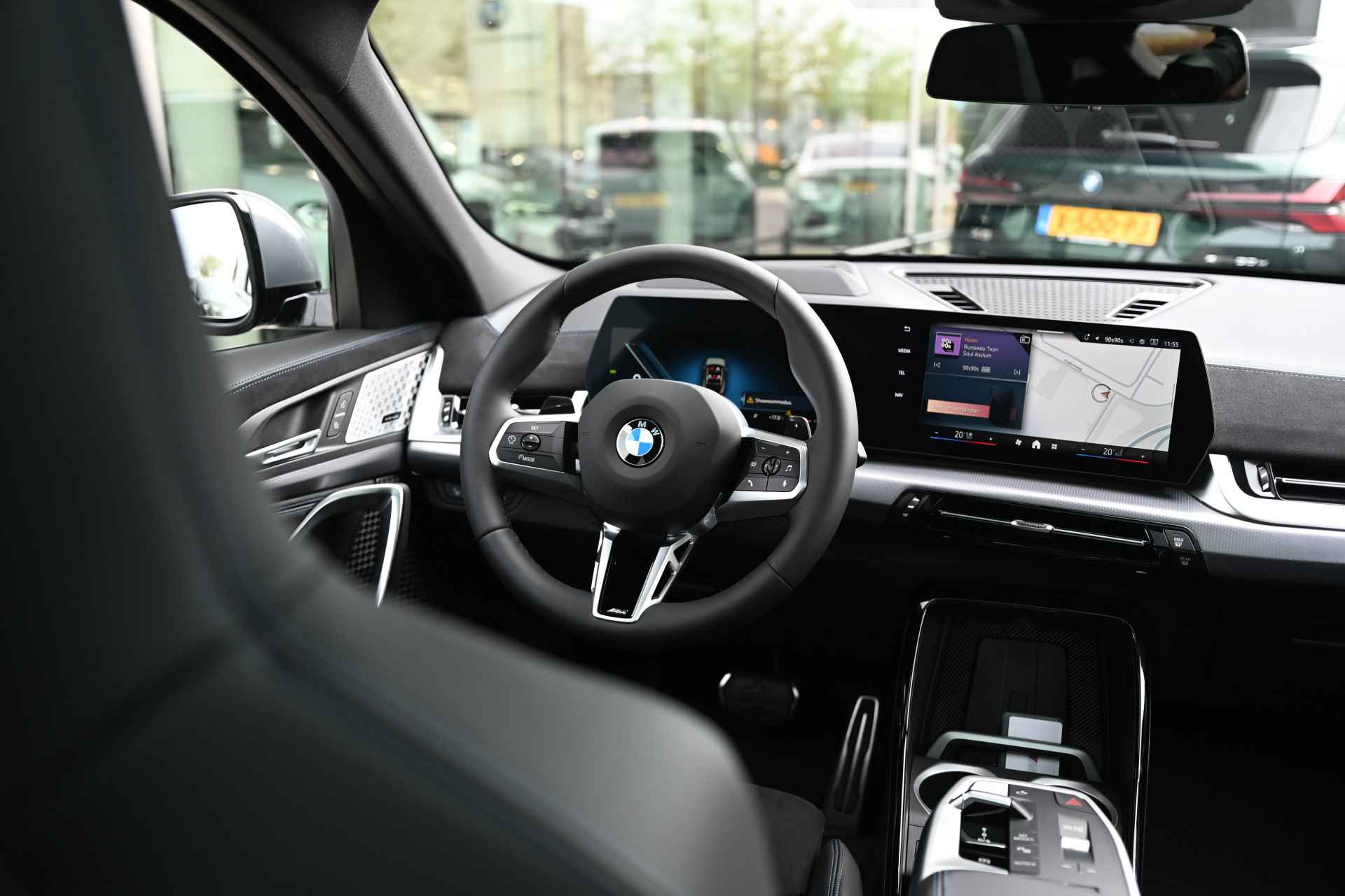 BMW X2 sDrive20i High Executive M Sport Automaat / Panoramadak / Trekhaak / M Sportstoelen / Adaptieve LED / Parking Assistant Plus / / Adaptief M Onderstel / Comfort Access - 13/35