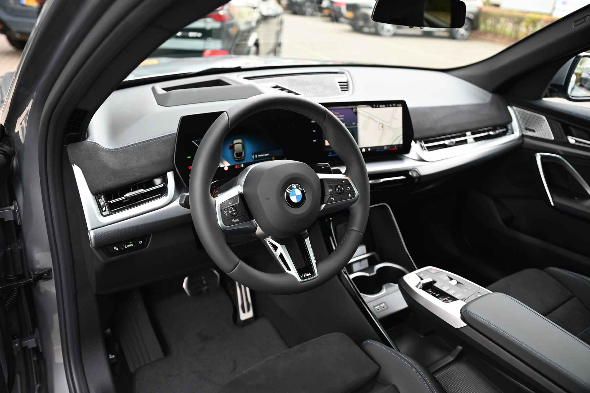 BMW X2 sDrive20i High Executive M Sport Automaat / Panoramadak / Trekhaak / M Sportstoelen / Adaptieve LED / Parking Assistant Plus / / Adaptief M Onderstel / Comfort Access - 25/35