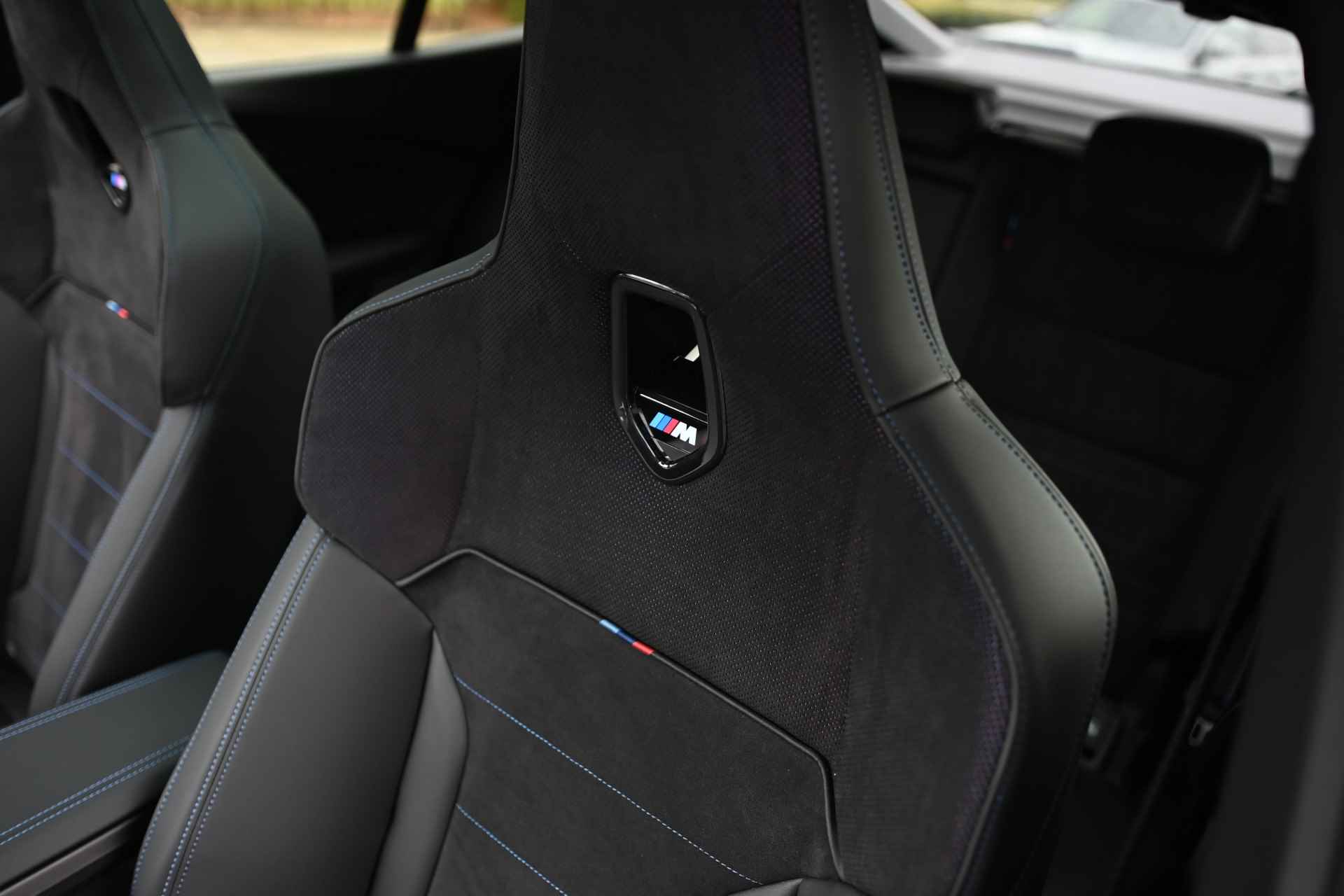 BMW X2 sDrive20i High Executive M Sport Automaat / Panoramadak / Trekhaak / M Sportstoelen / Adaptieve LED / Parking Assistant Plus / / Adaptief M Onderstel / Comfort Access - 29/35