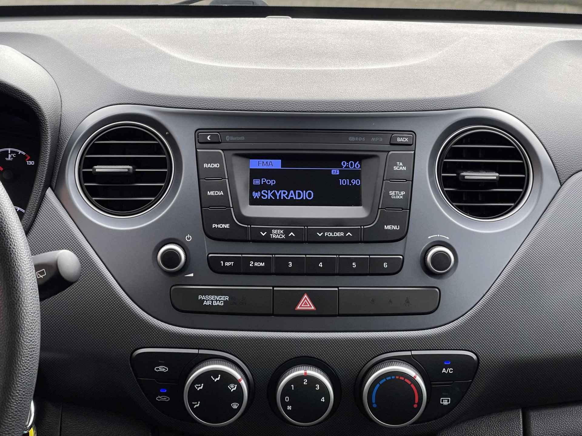 Hyundai i10 1.0i Comfort | Cruise Control | Airco | Radio-MP3 Speler | Bluetooth Tel. | Elek. Ramen + Spiegels | Rijklaarprijs! - 16/23