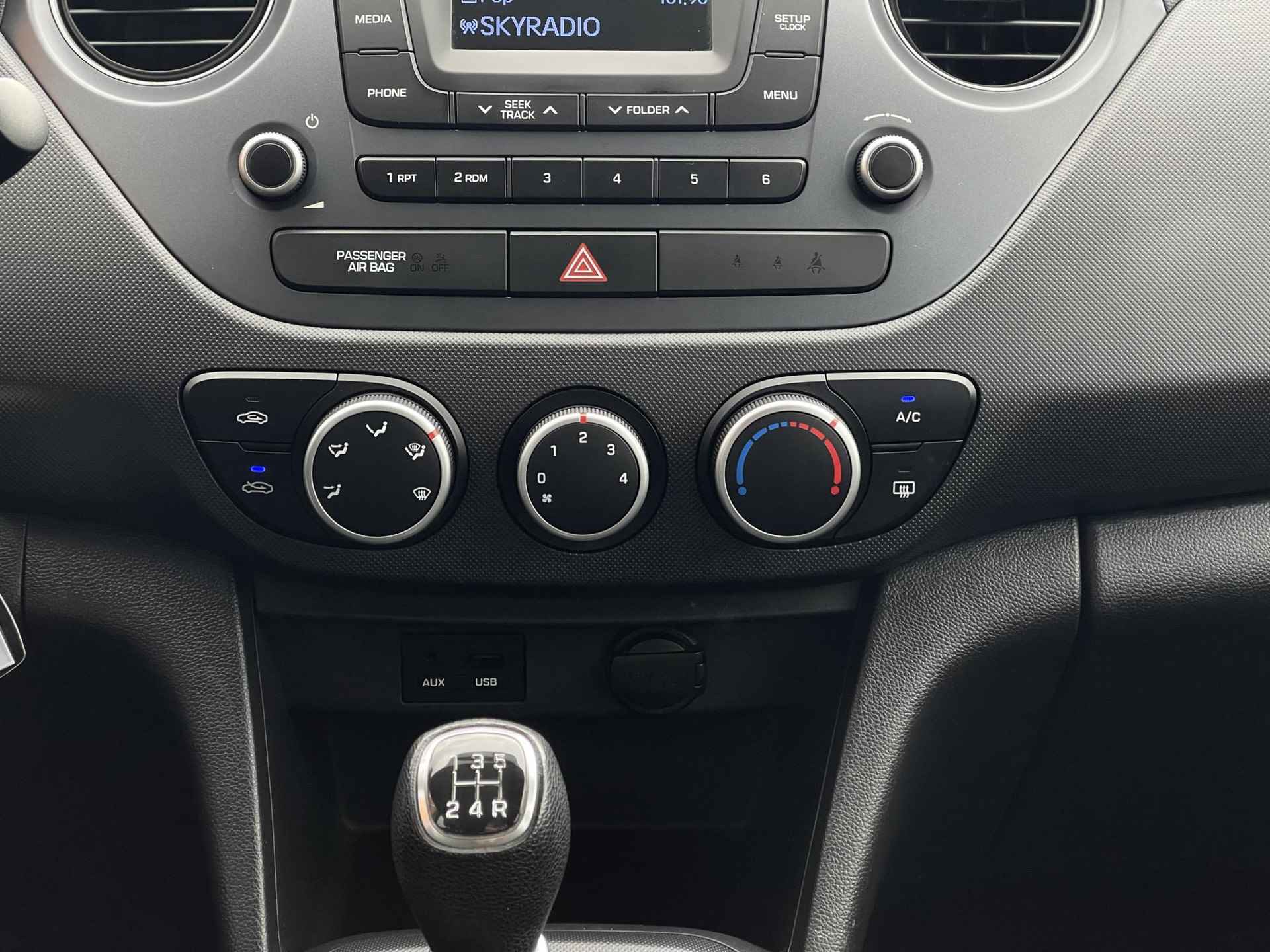 Hyundai i10 1.0i Comfort | Cruise Control | Airco | Radio-MP3 Speler | Bluetooth Tel. | Elek. Ramen + Spiegels | Rijklaarprijs! - 17/23