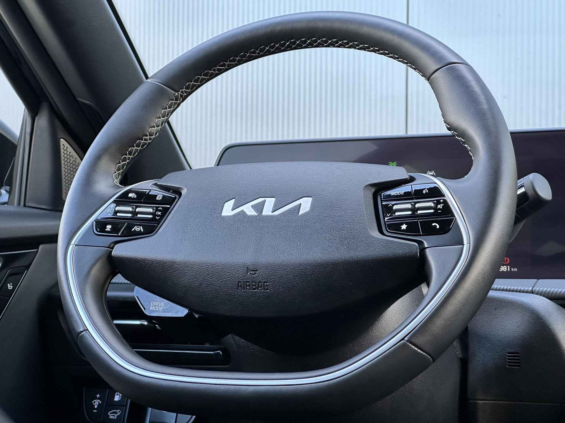 Kia EV6 GT-Line 77.4 kWh | *Demo Deal* | BTW | Navi | Clima | Camera | Schuif-/kanteldak | 360 Camera | 528KM WLTP - 15/43