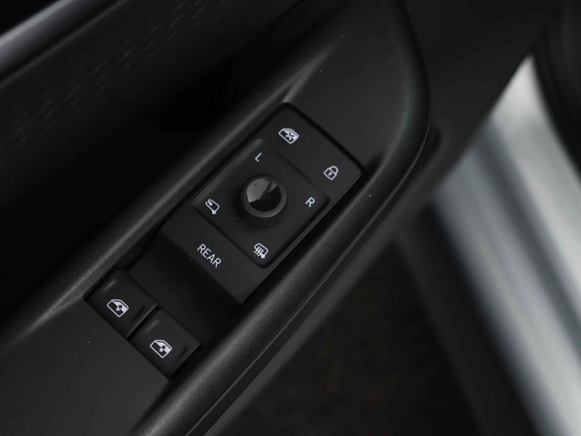 CUPRA Born Performance One 62 kWh 204 PK | Apple CarPlay | 19" | Navigatie | Keyless | Stoelverwarming | Getint Glas | - 30/56