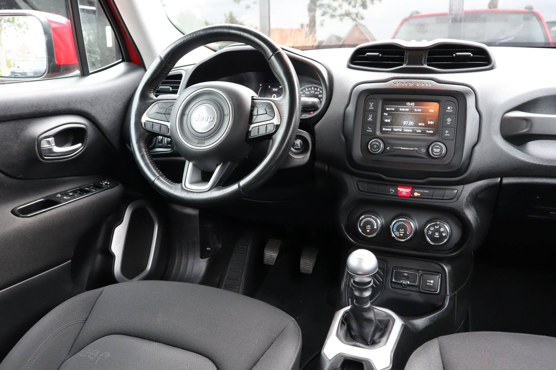 Jeep Renegade 1.4 Longitude | Navigatie | Trekhaak | Keyless | Parkeersensoren | Reservewiel - 9/45