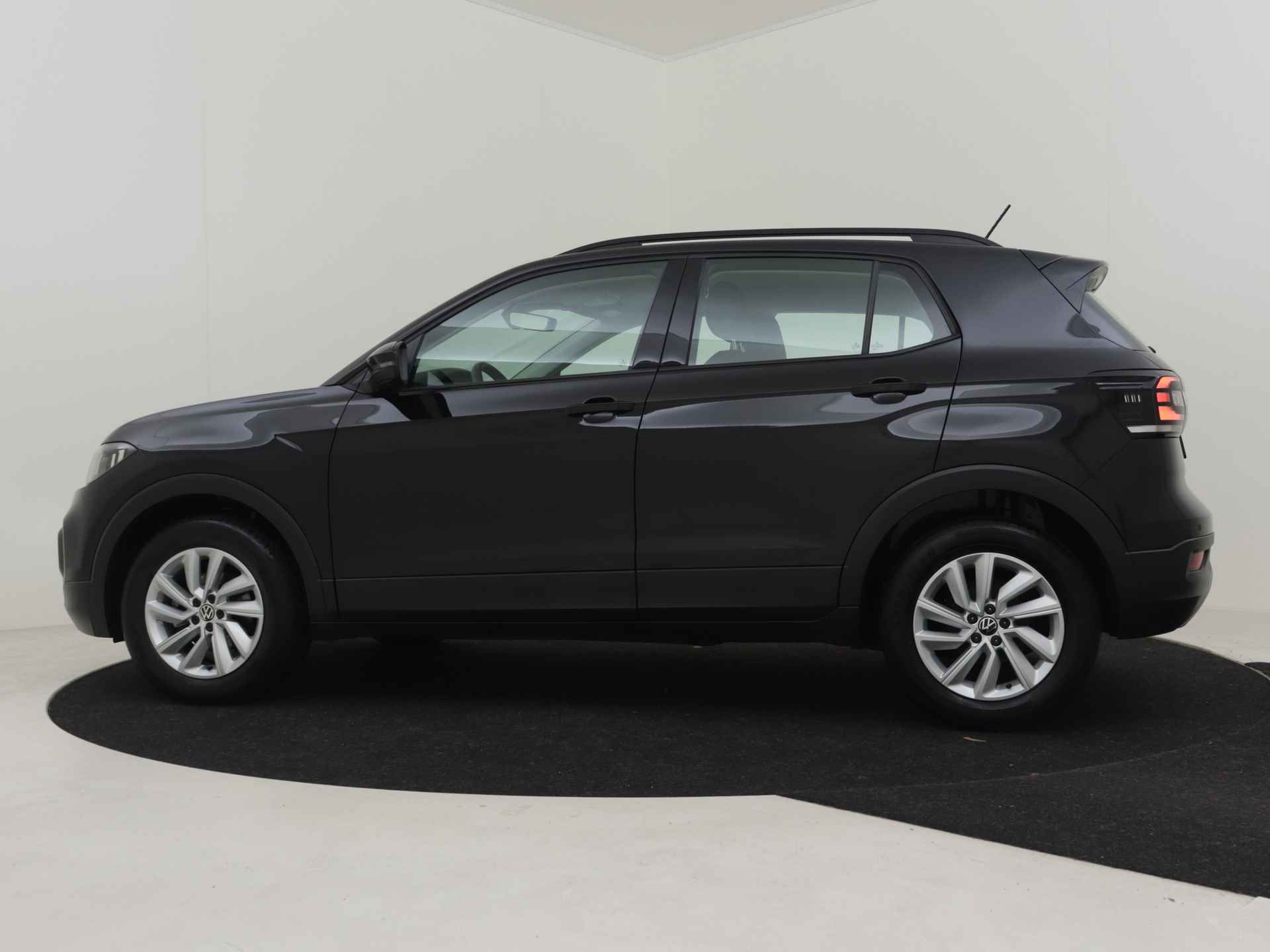 Volkswagen T-Cross 1.0 TSI Life 96pk | 1e eigenaar | 100%dealeronderhouden | Adaptief cruise control | Navigatie via app | Airco | App connect | Pa - 3/30