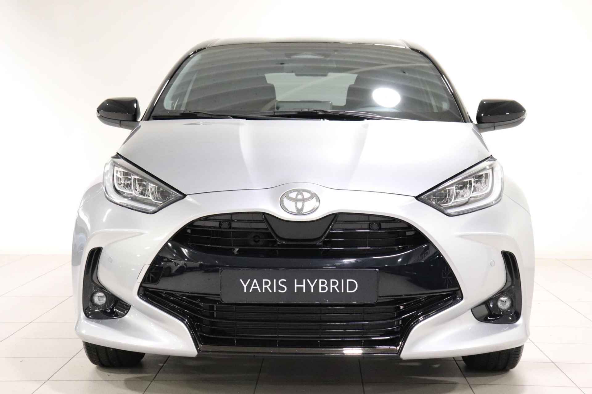 Toyota Yaris 1.5 Hybrid 130 Launch Edition, BSM, Draadloos Apple Carplay & Android Auto, HUD, Parkeersensoren voor en achter - 29/41