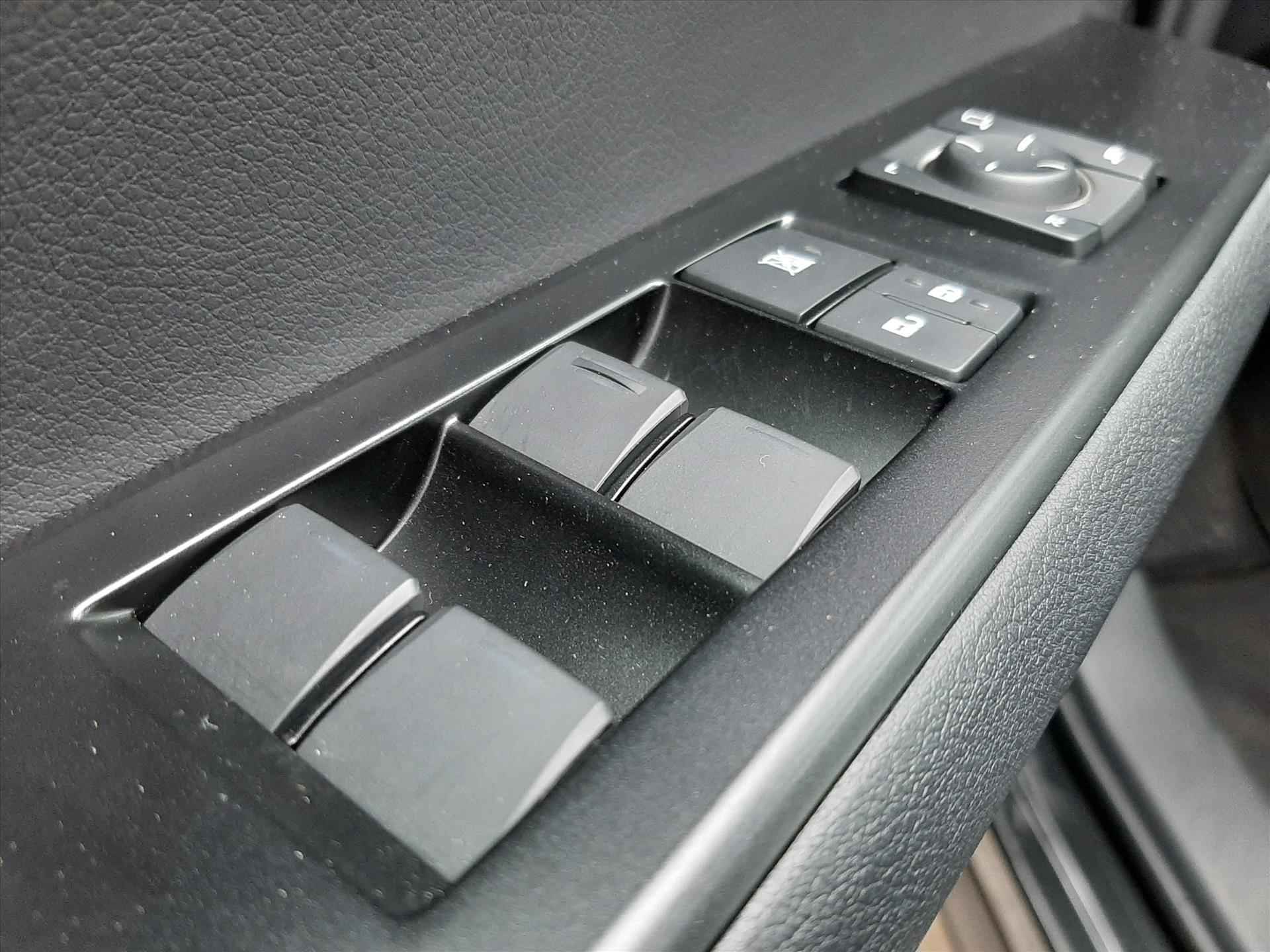 Lexus Ux 250h 184pk Business Line | Navigatie,Keyless, 17inch, Parkeercamera, Adaptive Cruise control, Stoel + Stuurverwarming - 21/40