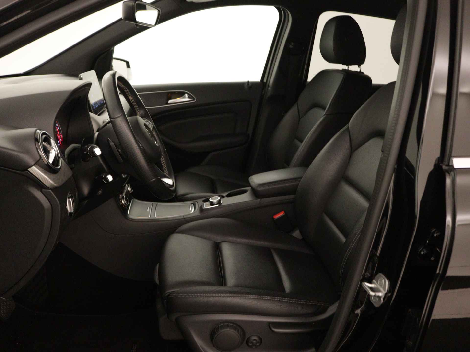 Mercedes-Benz B-Klasse 180 Activity Edition | Leder | Navigatie | Cruise control | | Privacy glass | Bluetooth carkit | Airconditioning | - 16/39