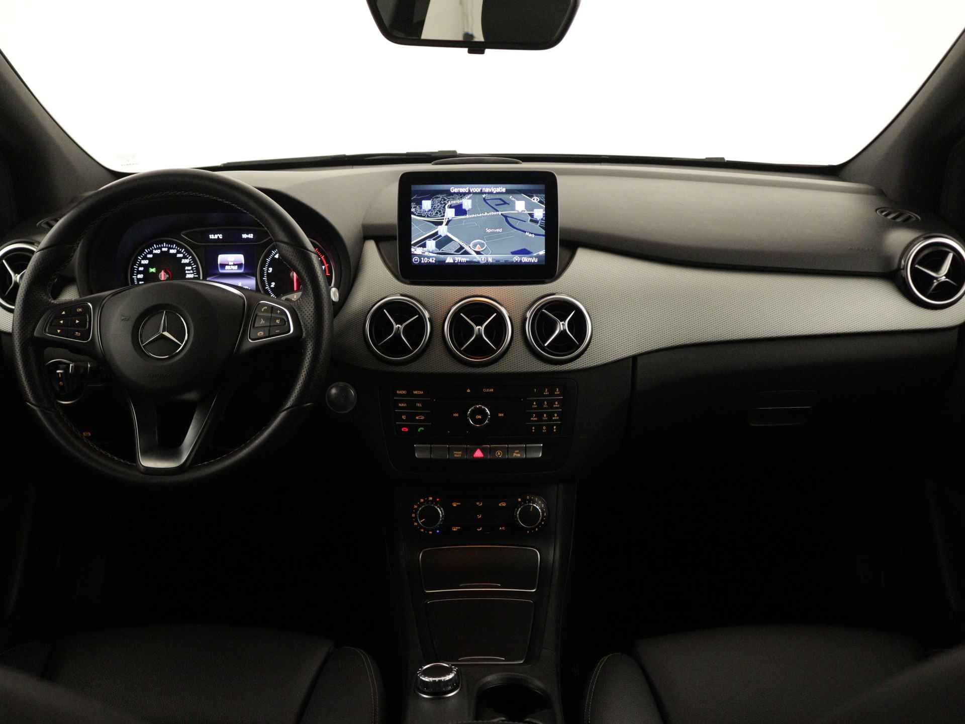 Mercedes-Benz B-Klasse 180 Activity Edition | Leder | Navigatie | Cruise control | | Privacy glass | Bluetooth carkit | Airconditioning | - 5/39