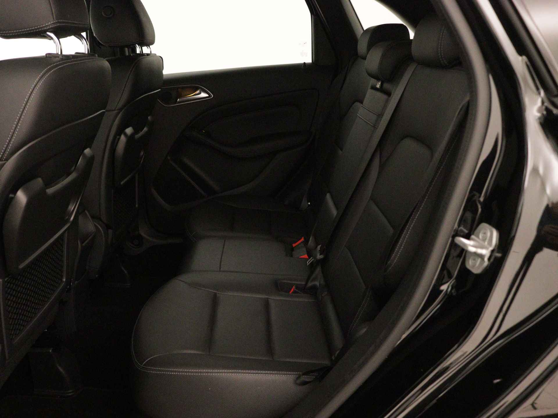 Mercedes-Benz B-Klasse 180 Activity Edition | Leder | Navigatie | Cruise control | | Privacy glass | Bluetooth carkit | Airconditioning | - 17/39