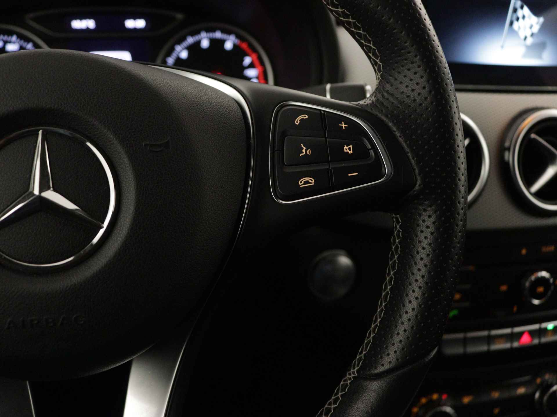 Mercedes-Benz B-Klasse 180 Activity Edition | Leder | Navigatie | Cruise control | | Privacy glass | Bluetooth carkit | Airconditioning | - 19/39