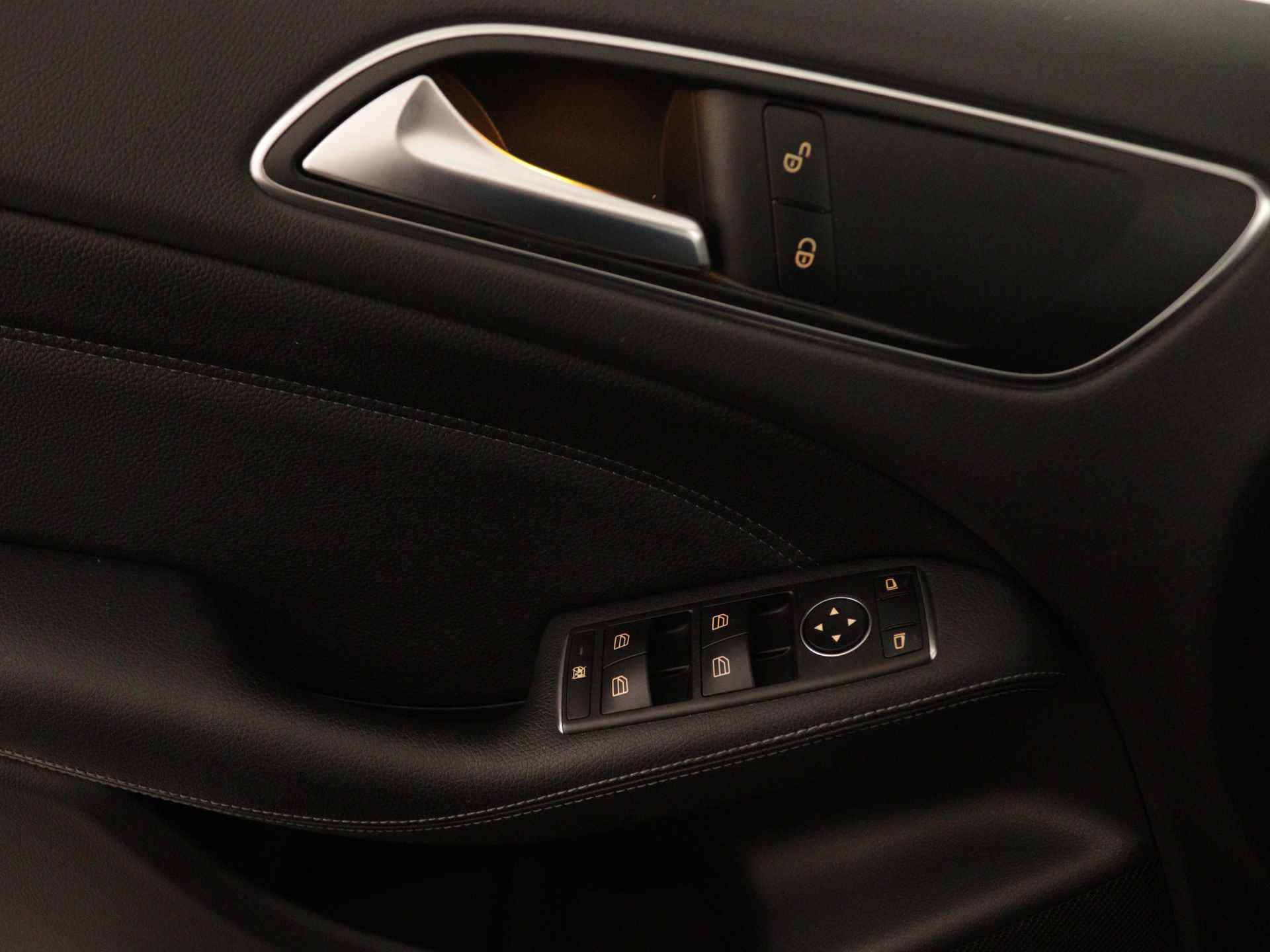 Mercedes-Benz B-Klasse 180 Activity Edition | Leder | Navigatie | Cruise control | | Privacy glass | Bluetooth carkit | Airconditioning | - 28/39