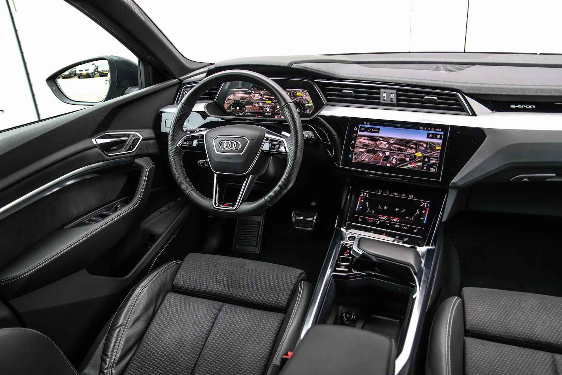 Audi Q8 e-tron 55 quattro 408pk S-Line Edition 115 kWh | Panoramadak | Trekhaak | B&O Sound - 19/51