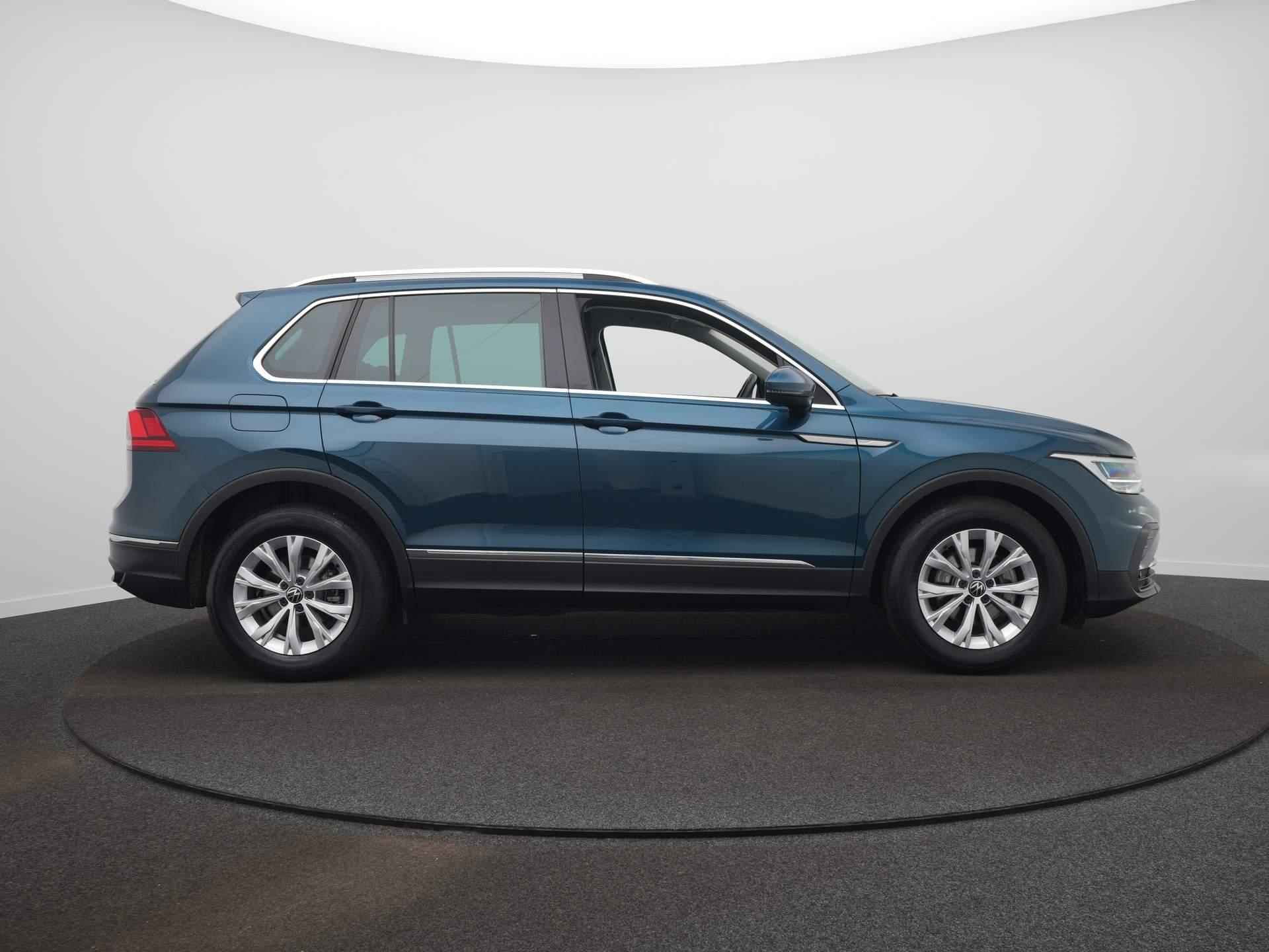 Volkswagen Tiguan 1.5 TSI Life Business DSG / LED / Climate / Carplay / Adap. Cruise / BLIS - 4/51