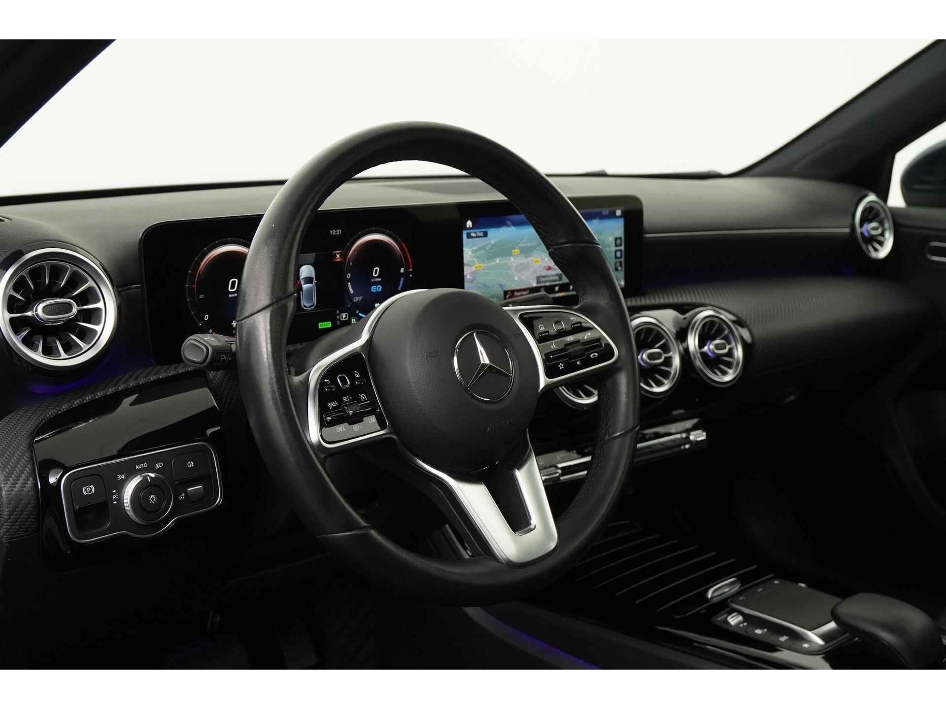 Mercedes-Benz A-Klasse 250e | Panoramadak | Widescreen Cockpit | Trekhaak | Zondag Open! - 37/53