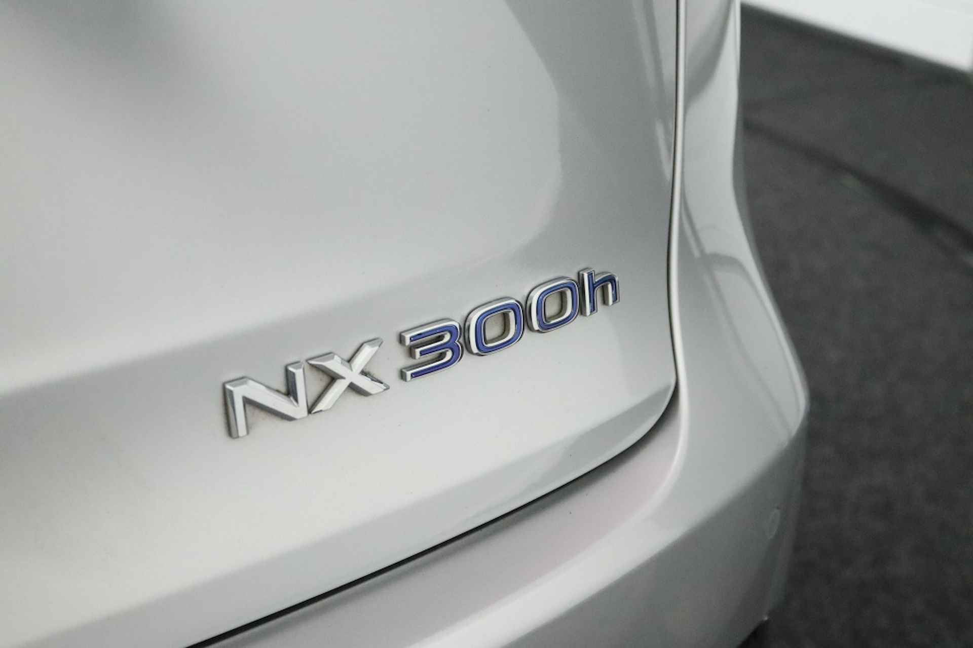 Lexus NX 300h AWD Luxury Line | Panodak | Camera | Trekhaak | Vol! - 25/51