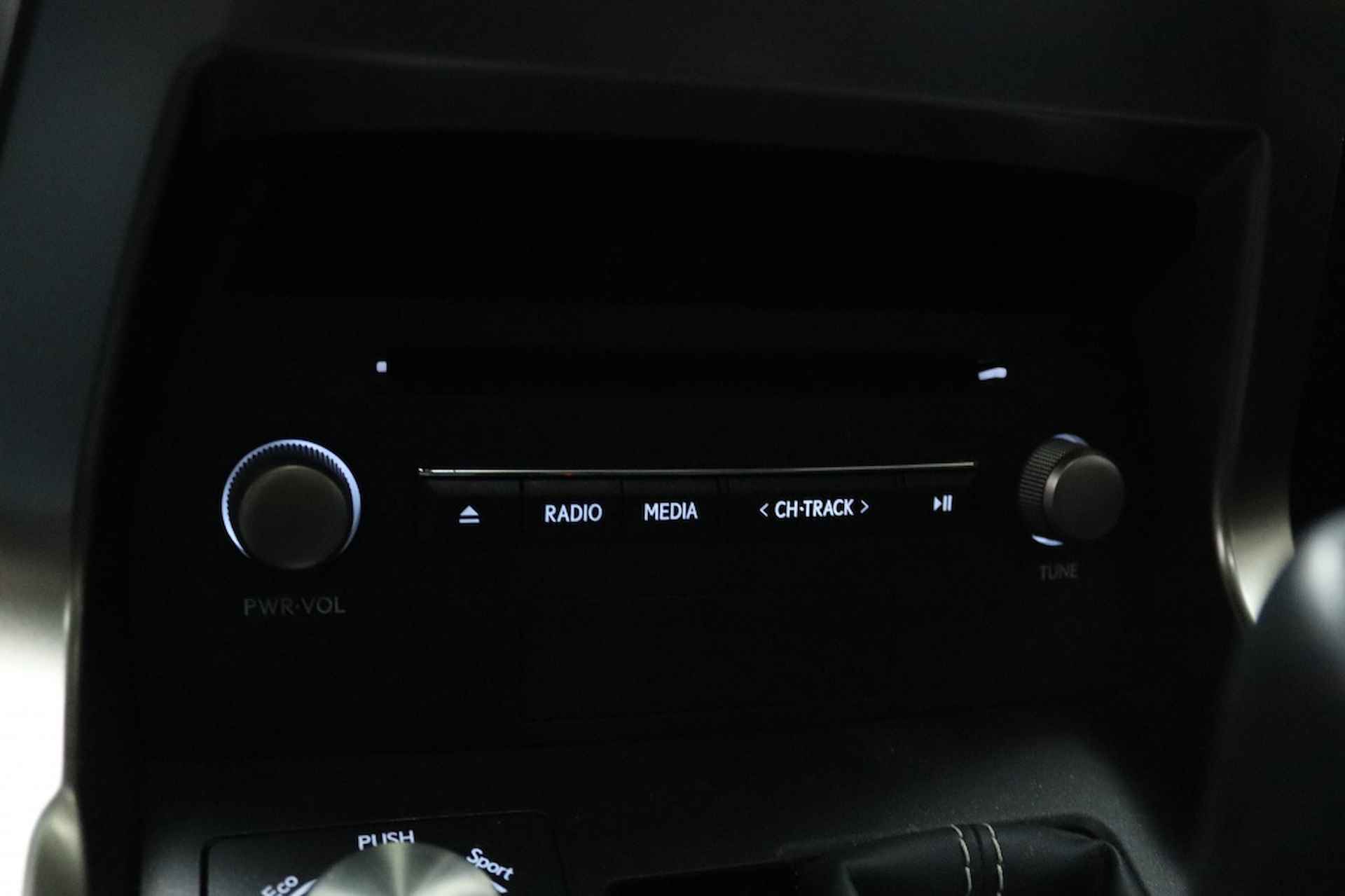 Lexus NX 300h AWD Luxury Line | Panodak | Camera | Trekhaak | Vol! - 48/51