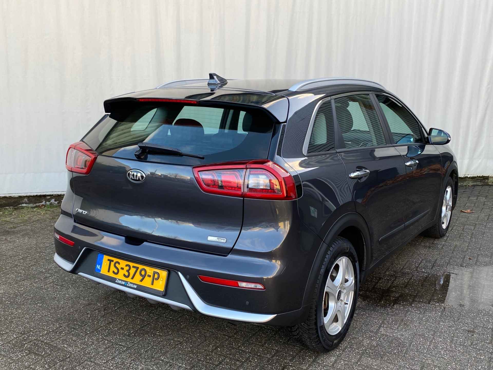 Kia Niro 1.6 GDi Hybrid DynamicLine - 6/22