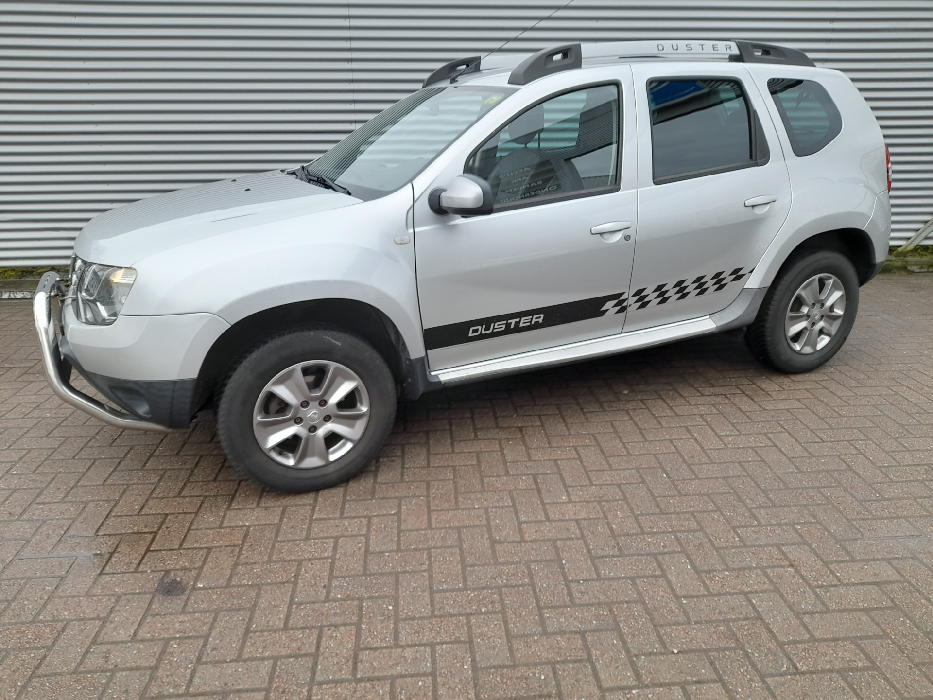 Dacia Duster 1.2 TCe 4x2 Prestige | Airco | Cruise control | Trekhaak | PDC | Navigatie | Lederen bekeleding | RIJKLAARPRIJS INCL 12 MAANDEN GARANTIE EN BEURT