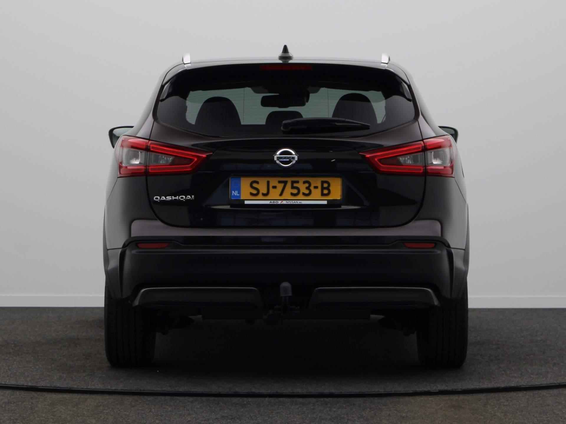 Nissan Qashqai 1.2 N-Connecta | Panoramisch vast glazen dak | 360 graden camera | Trekhaak | Cruise Control | Keyless Entry | - 4/50