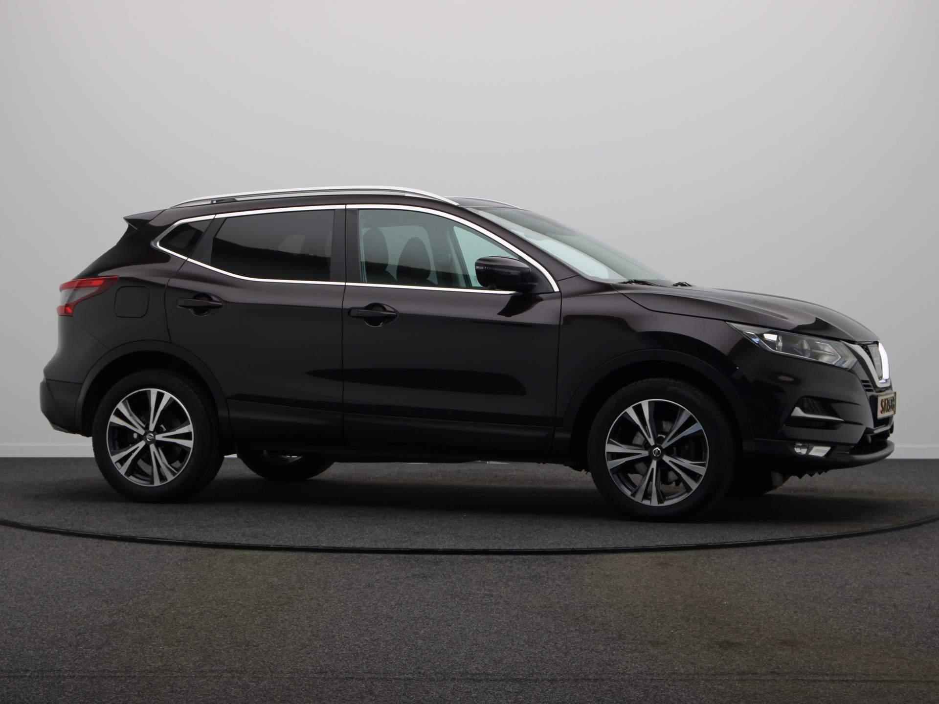 Nissan Qashqai 1.2 N-Connecta | Panoramisch vast glazen dak | 360 graden camera | Trekhaak | Cruise Control | Keyless Entry | - 8/50