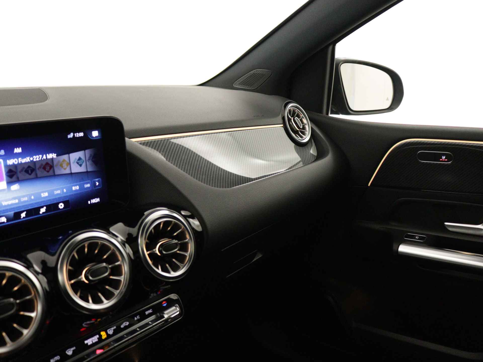 Mercedes-Benz B-Klasse 180 AMG Line | Premium Plus Pakket | GUARD 360 °  | Nightpakket | Smartphone integratiepakket | Inclusief 24 maanden MB Certified garantie voor Europa. - 21/39