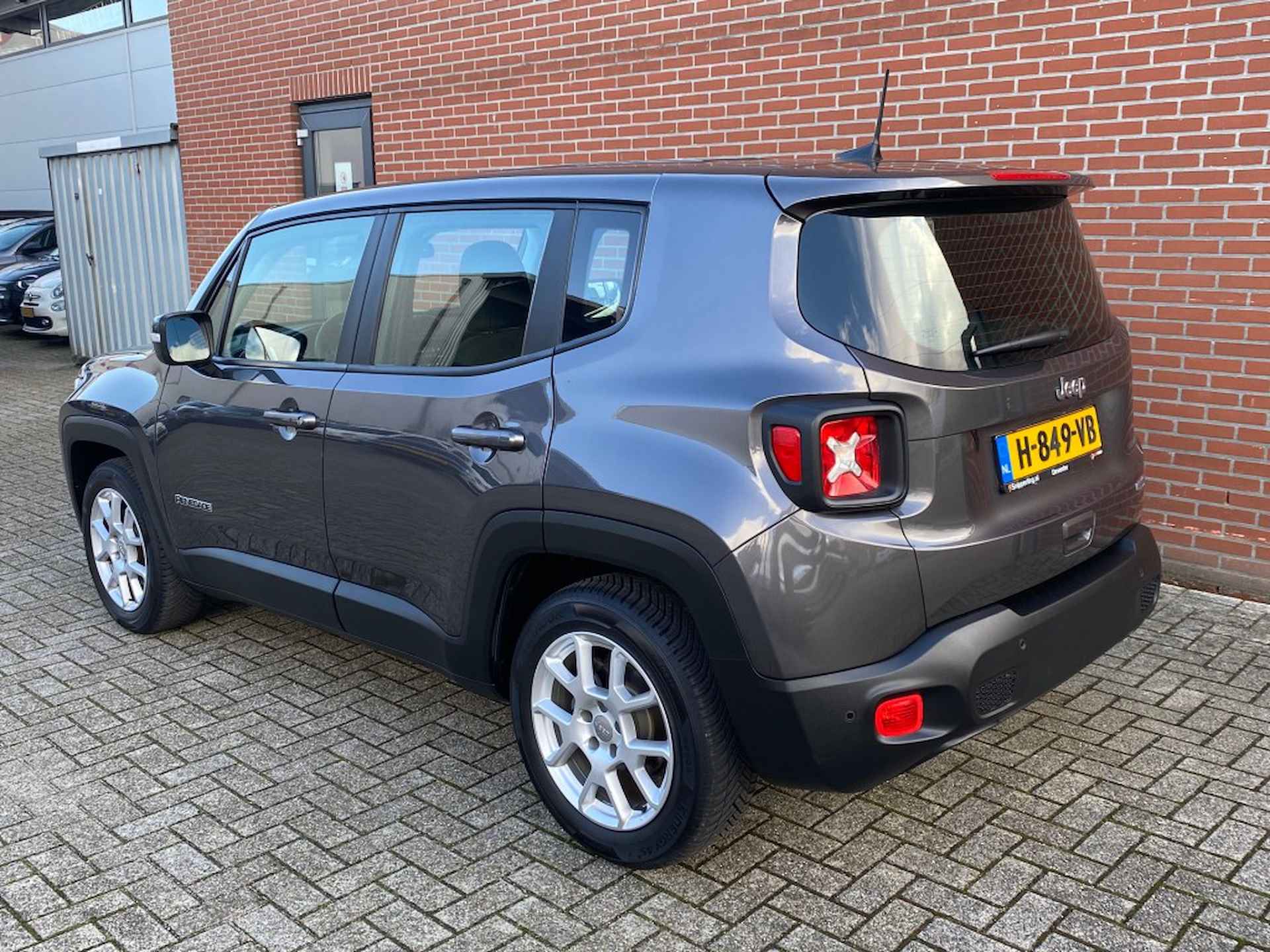 JEEP Renegade 1.3T DDCT LONGITUDE AUTOMAAT CARPLAY CRUISE PDC LMV - 4/23