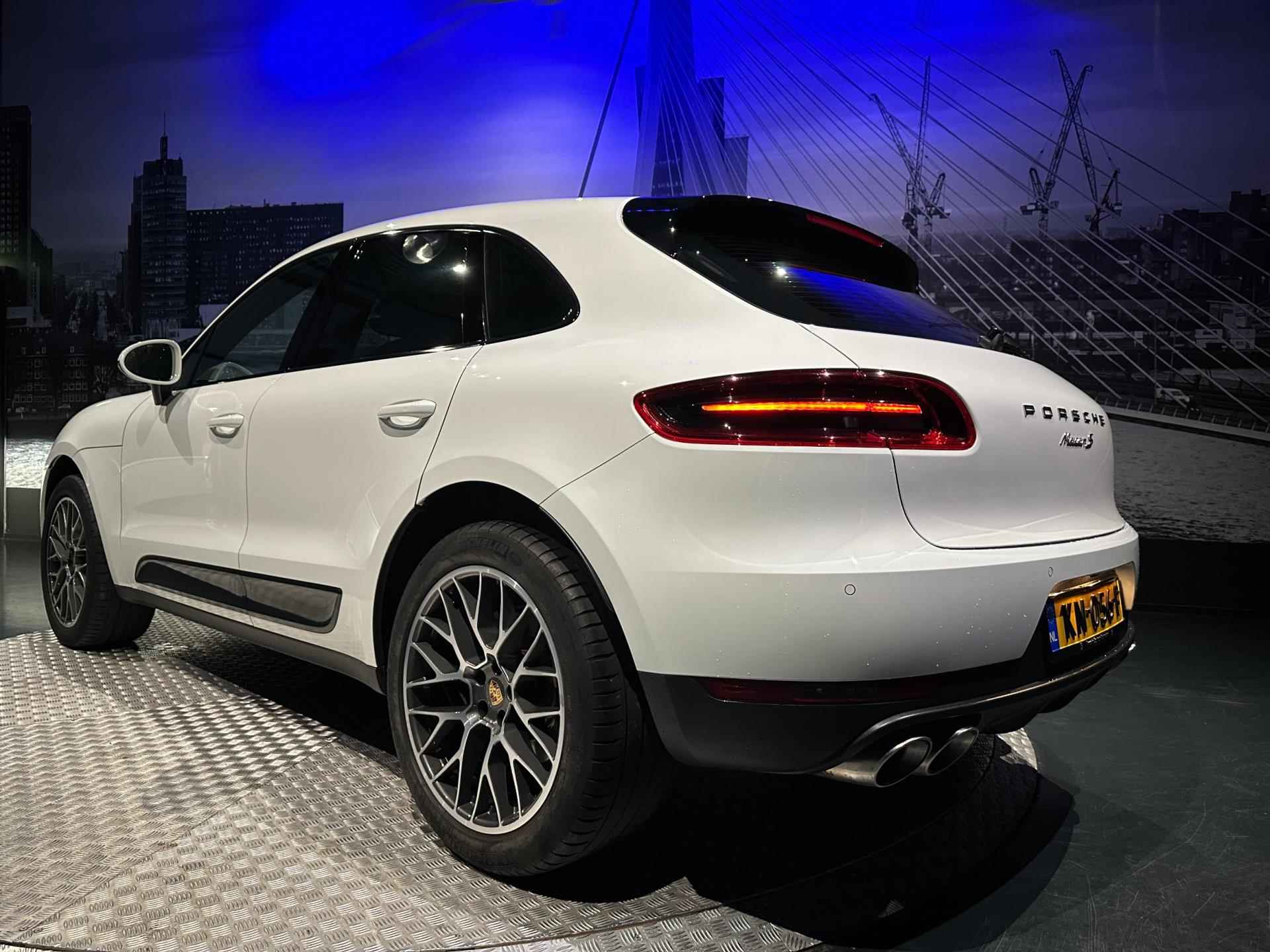 Porsche Macan 3.0 S *Luchtvering*SportChrono*Stoelventilatie - 30/38