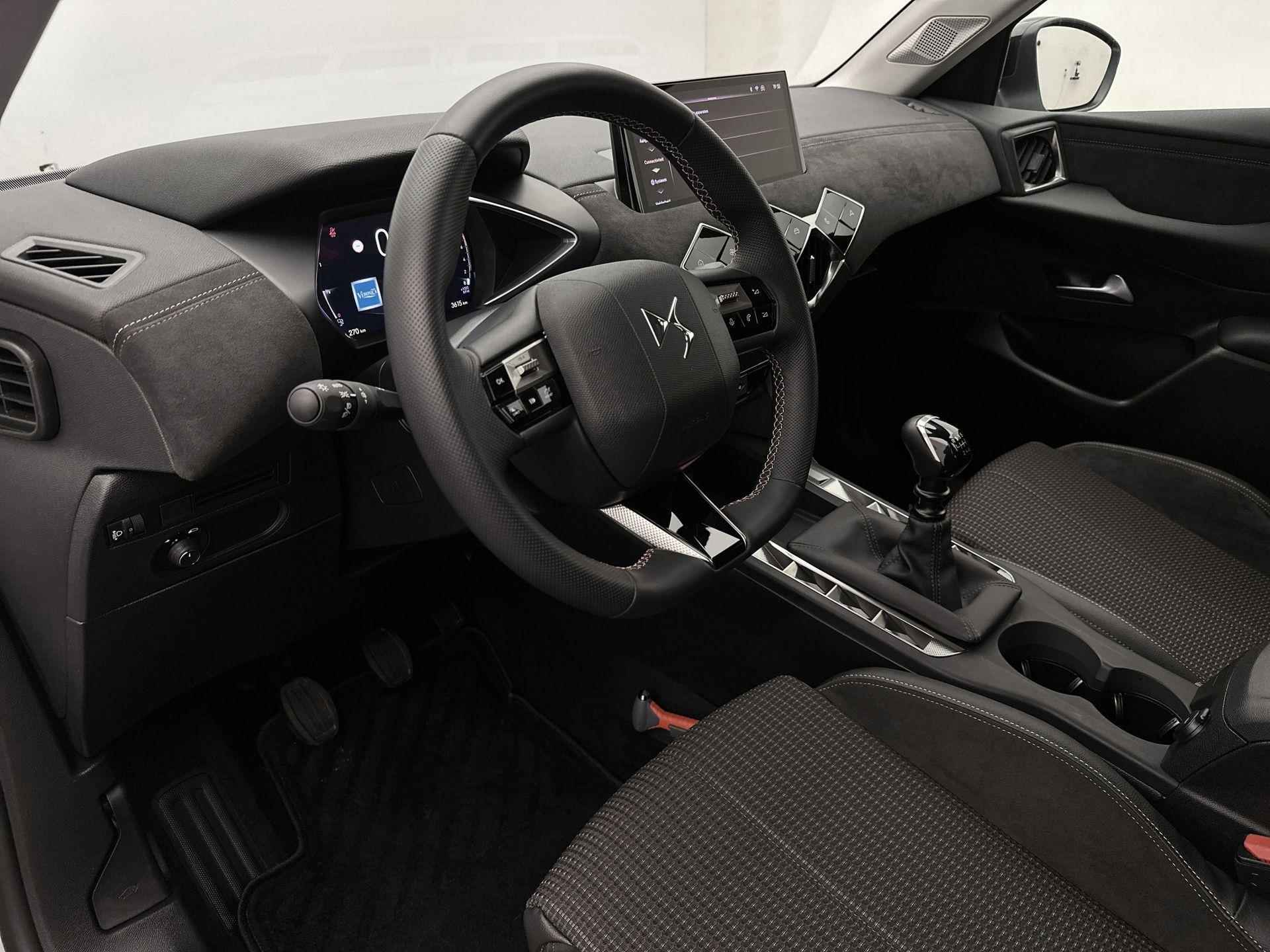 DS 3 SUV Performance Line 100 pk | Navigatie via Apple Carplay/Android Auto | Parkeersensoren Achter | Alcantara Interieur | Climate Control | Cruise Control | LED Koplampen | DAB Ontvanger | Start/Stop Systeem | 17" Lichtmetalen Velgen | - 12/32