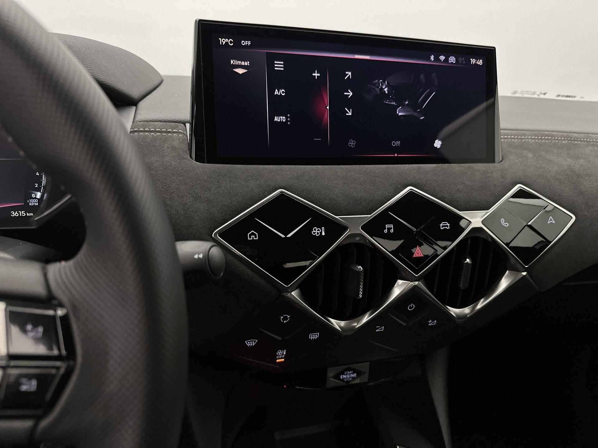 DS 3 SUV Performance Line 100 pk | Navigatie via Apple Carplay/Android Auto | Parkeersensoren Achter | Alcantara Interieur | Climate Control | Cruise Control | LED Koplampen | DAB Ontvanger | Start/Stop Systeem | 17" Lichtmetalen Velgen | - 22/32