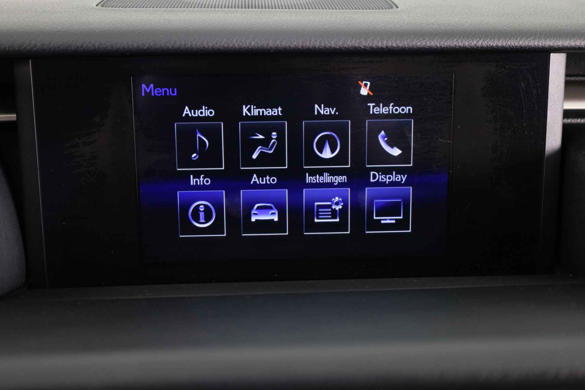 Lexus IS 300h Luxury Line | Navigatie | Stoelverwarming & Ventilatie | Adaptive Cruise Control | - 12/47