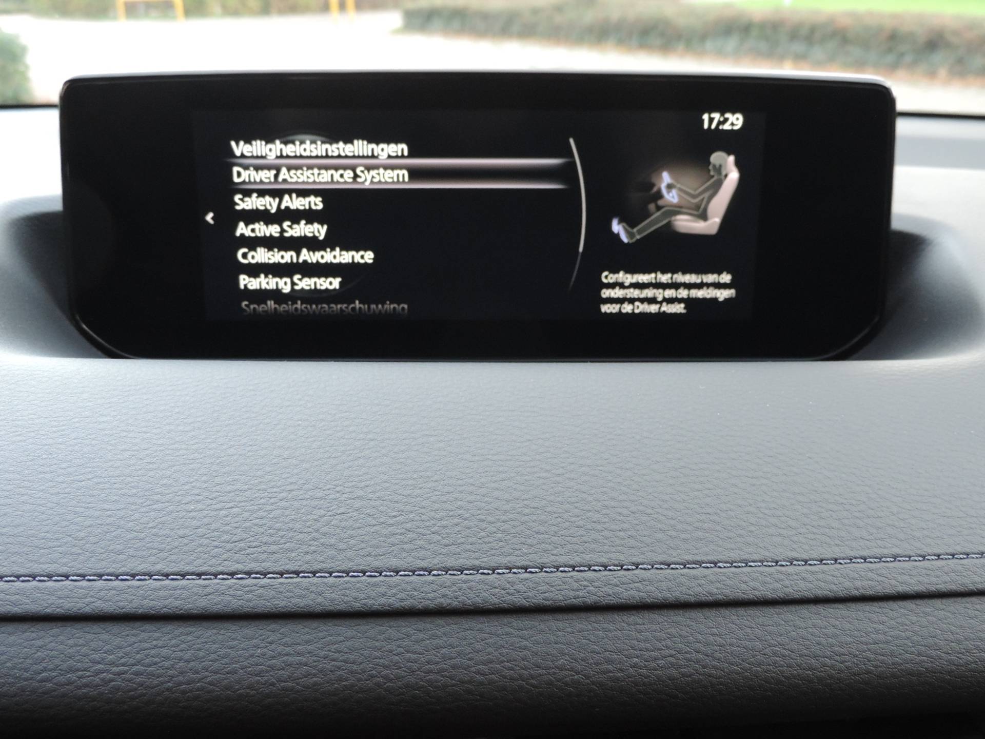 Mazda MX-30 E-Skyactiv 145 35.5 kWh Modern Confidence - Adap | Hud | Apple CarPlay | PDC v+a | Camera | Nav | Incl. wintervelgenset - 28/49