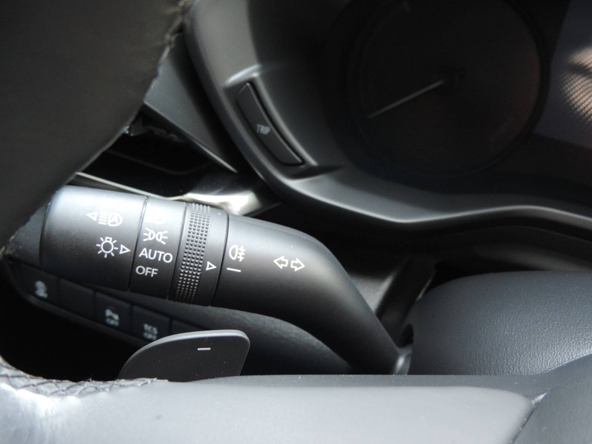 Mazda MX-30 E-Skyactiv 145 35.5 kWh Modern Confidence - Adap | Hud | Apple CarPlay | PDC v+a | Camera | Nav | Incl. wintervelgenset - 33/49