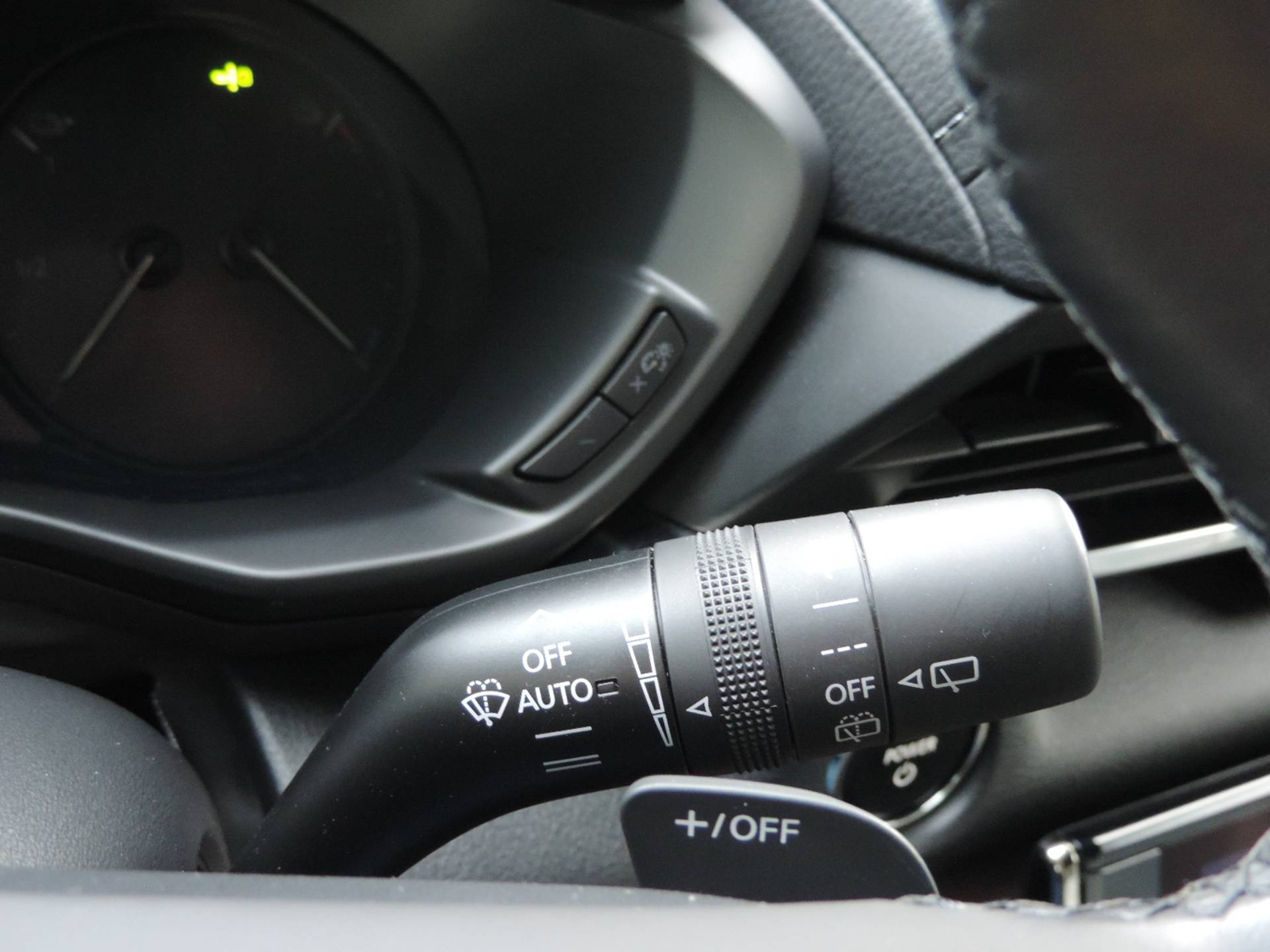 Mazda MX-30 E-Skyactiv 145 35.5 kWh Modern Confidence - Adap | Hud | Apple CarPlay | PDC v+a | Camera | Nav | Incl. wintervelgenset - 35/49
