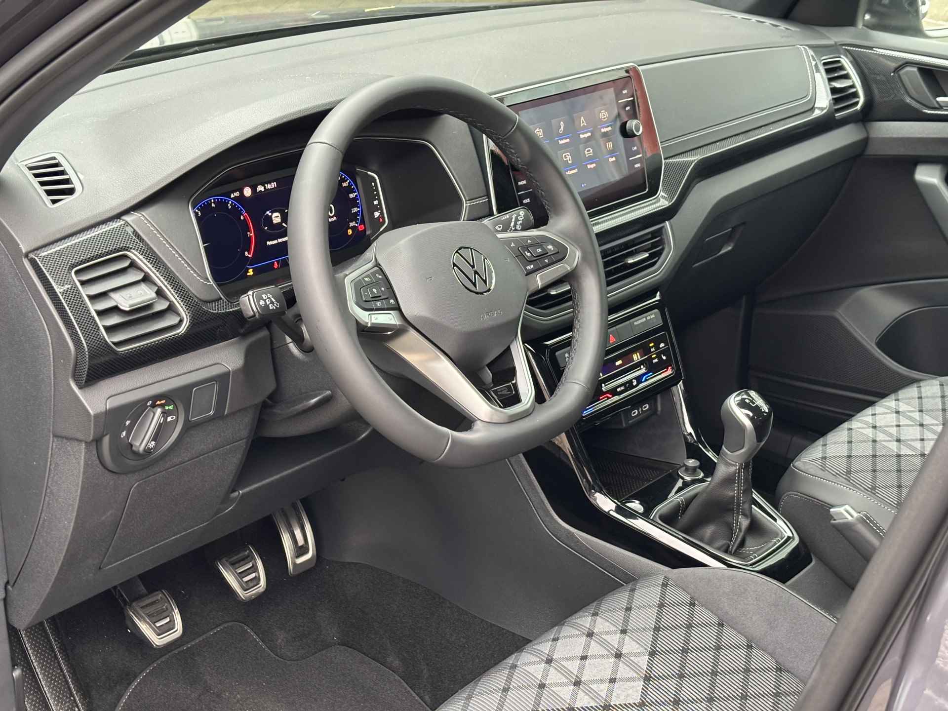 Volkswagen T-Cross R-Line-Edition 1.0 TSI 116 pk | 18" LM velgen | Matrix LED | Stoelverwarming - 3/22