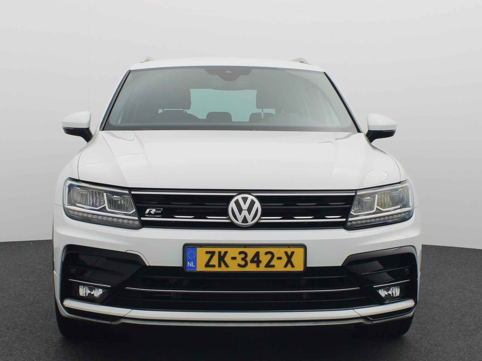 Volkswagen Tiguan 1.5 TSI ACT Highline Business R AUTOMAAT / R-LINE INTERIEUR / CAMERA / KEYLESS / VIRTUAL / CARPLAY / NL-AUTO - 21/57