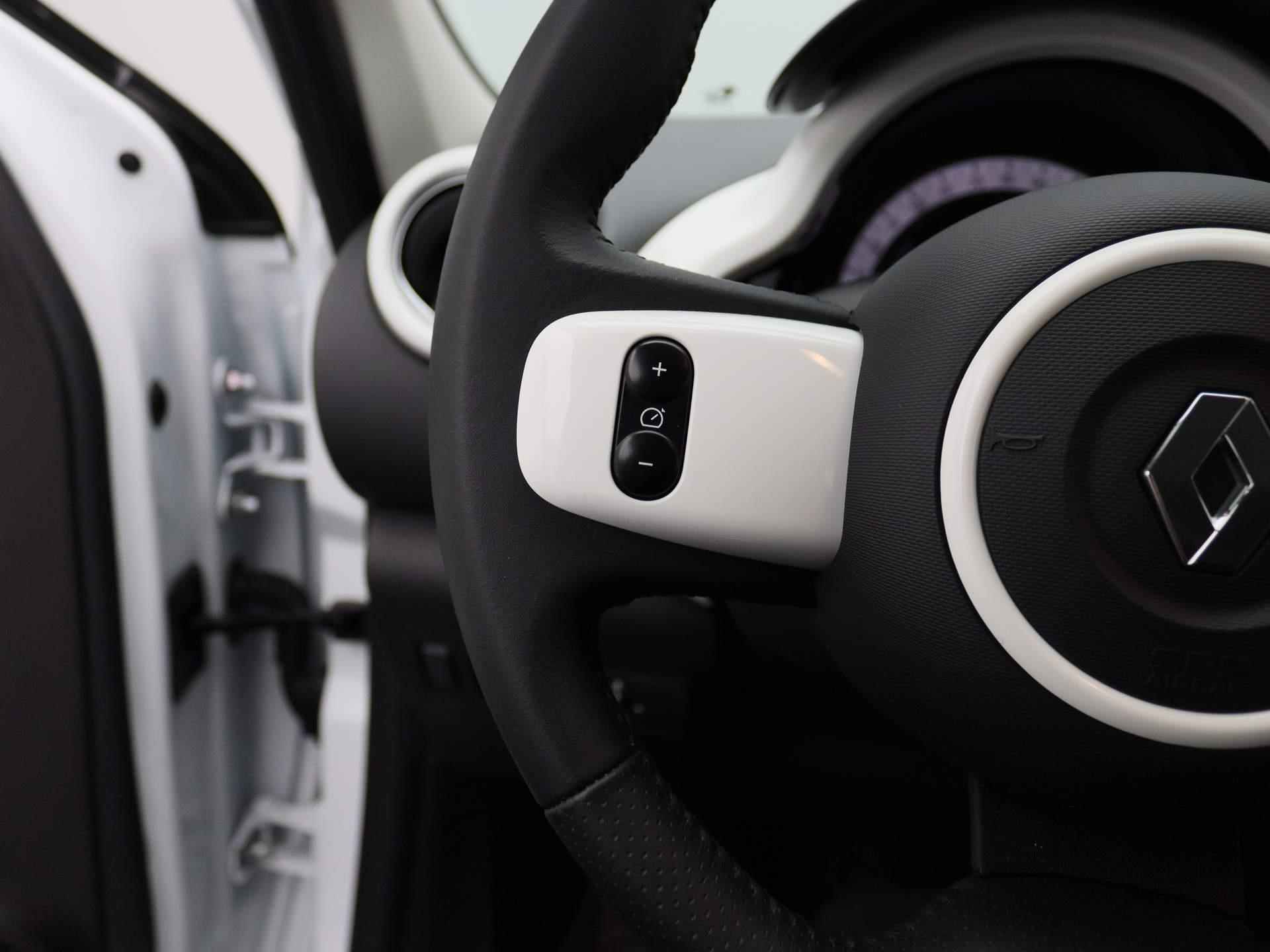 Renault Twingo Z.E. R80 Intens | Apple Carplay & Android Auto |  Climate control | Cruise control | 15" Lichtmetalen velgen - 18/27