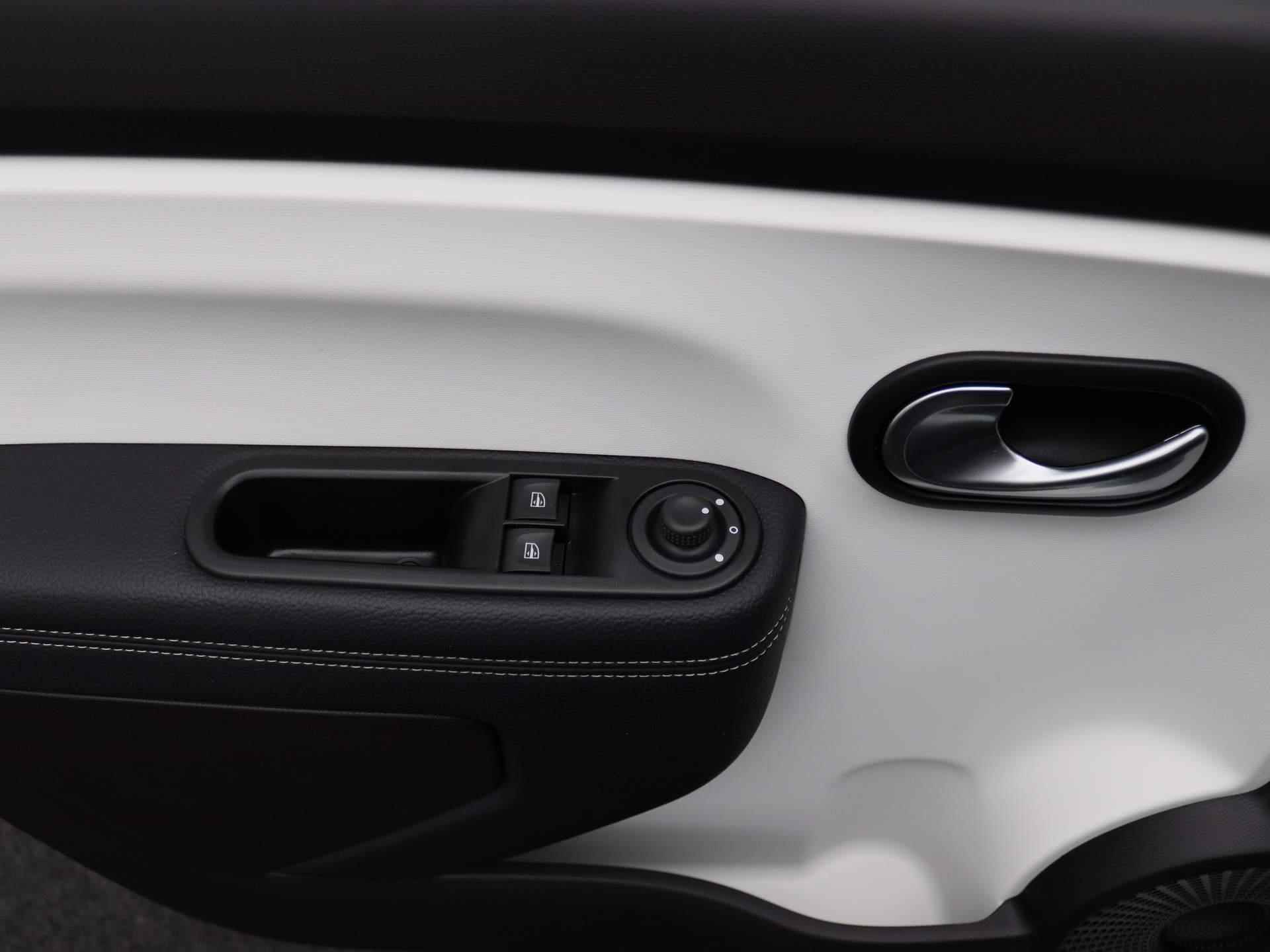 Renault Twingo Z.E. R80 Intens | Apple Carplay & Android Auto |  Climate control | Cruise control | 15" Lichtmetalen velgen - 20/27
